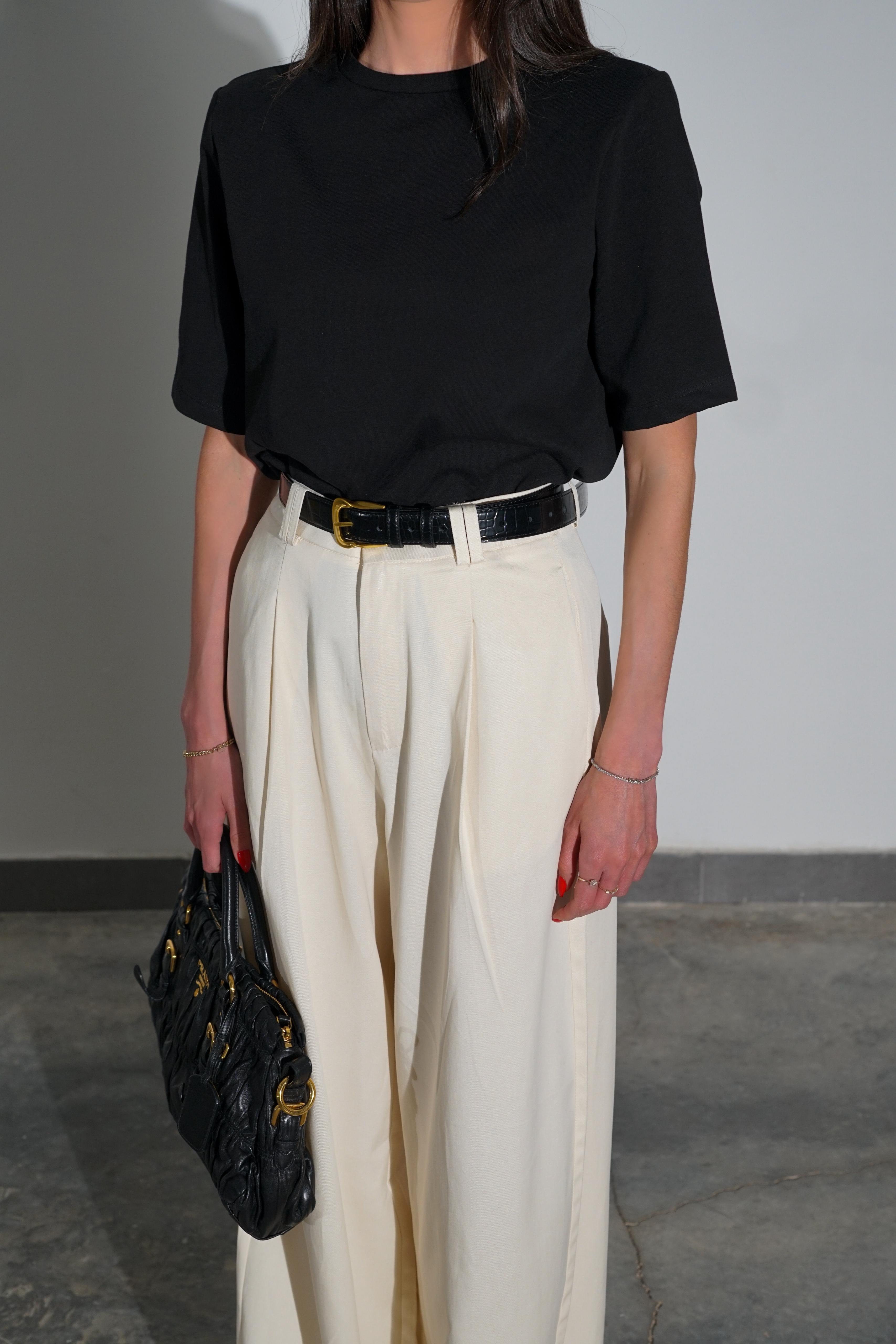 חולצת בייסיק כריות שחור