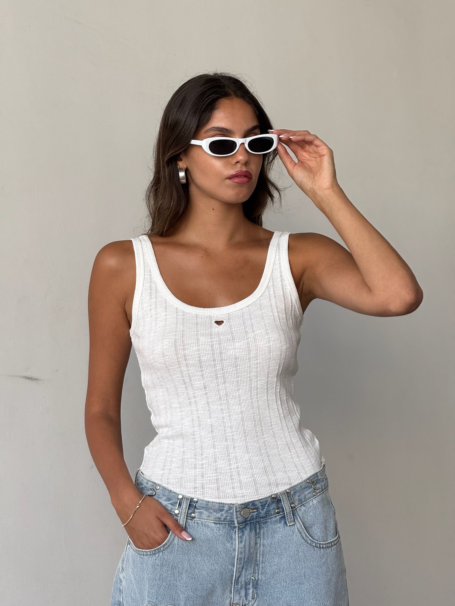 גופיית אלבי לבן