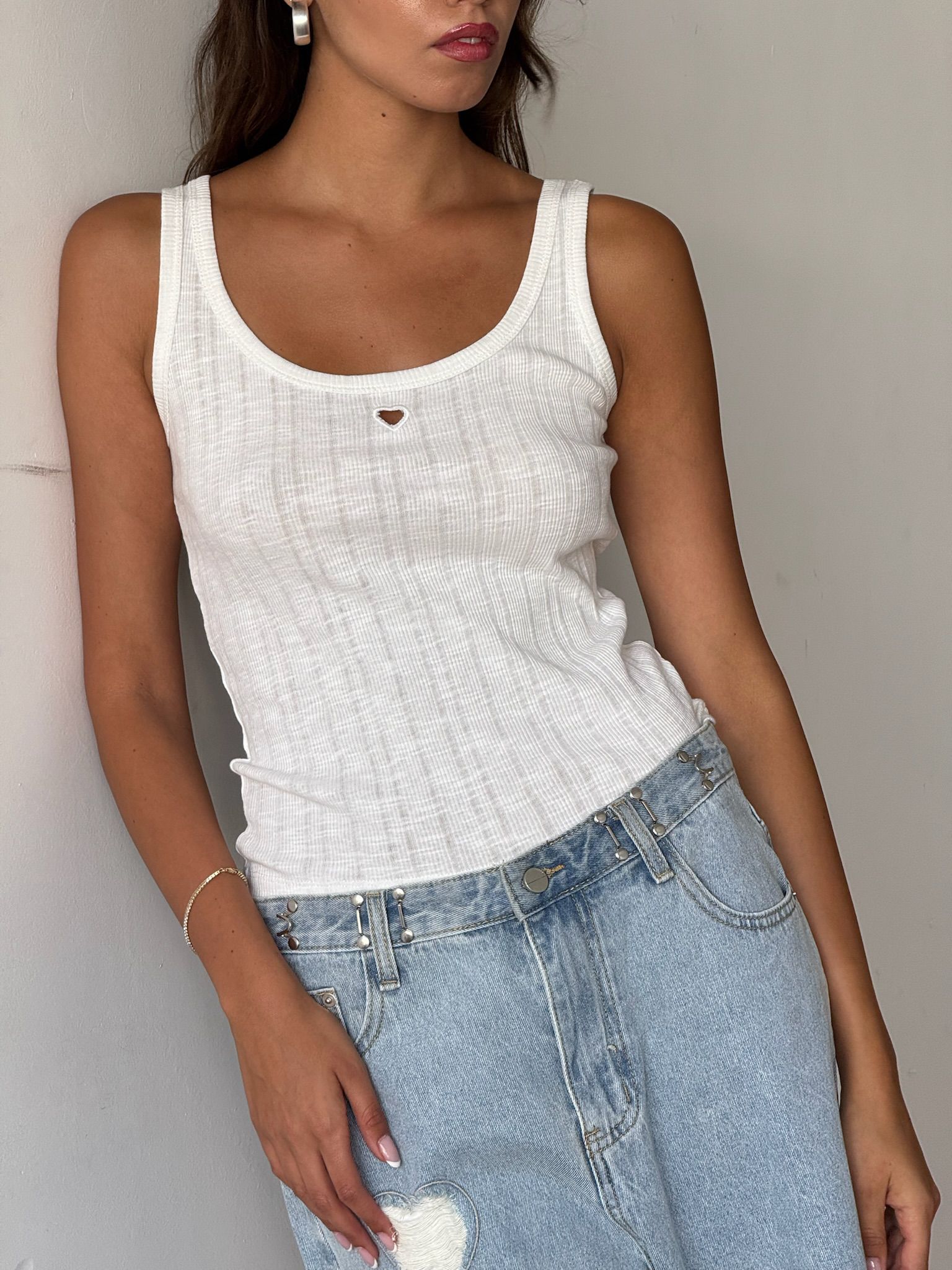 גופיית אלבי לבן