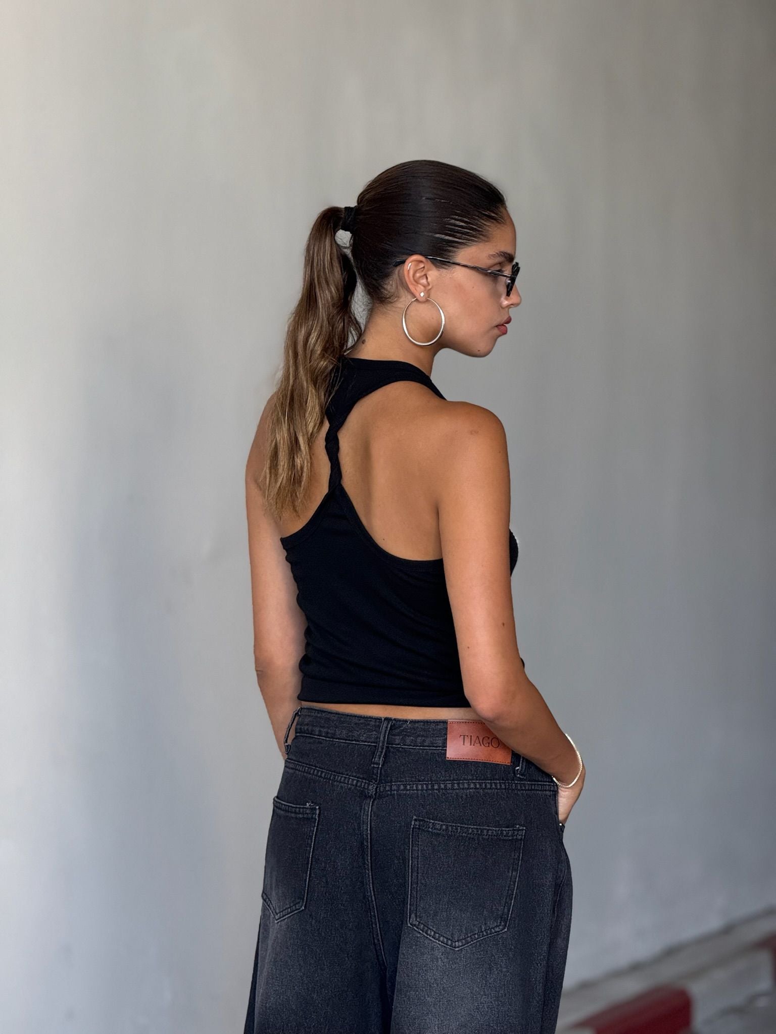 גופיית ריבל שחור