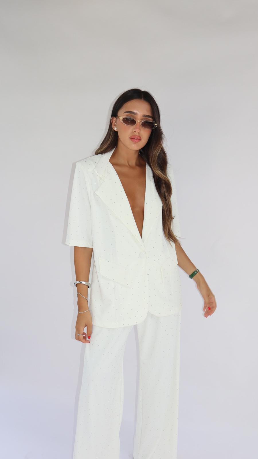 חליפת מייגן שילוב אבנים לבן