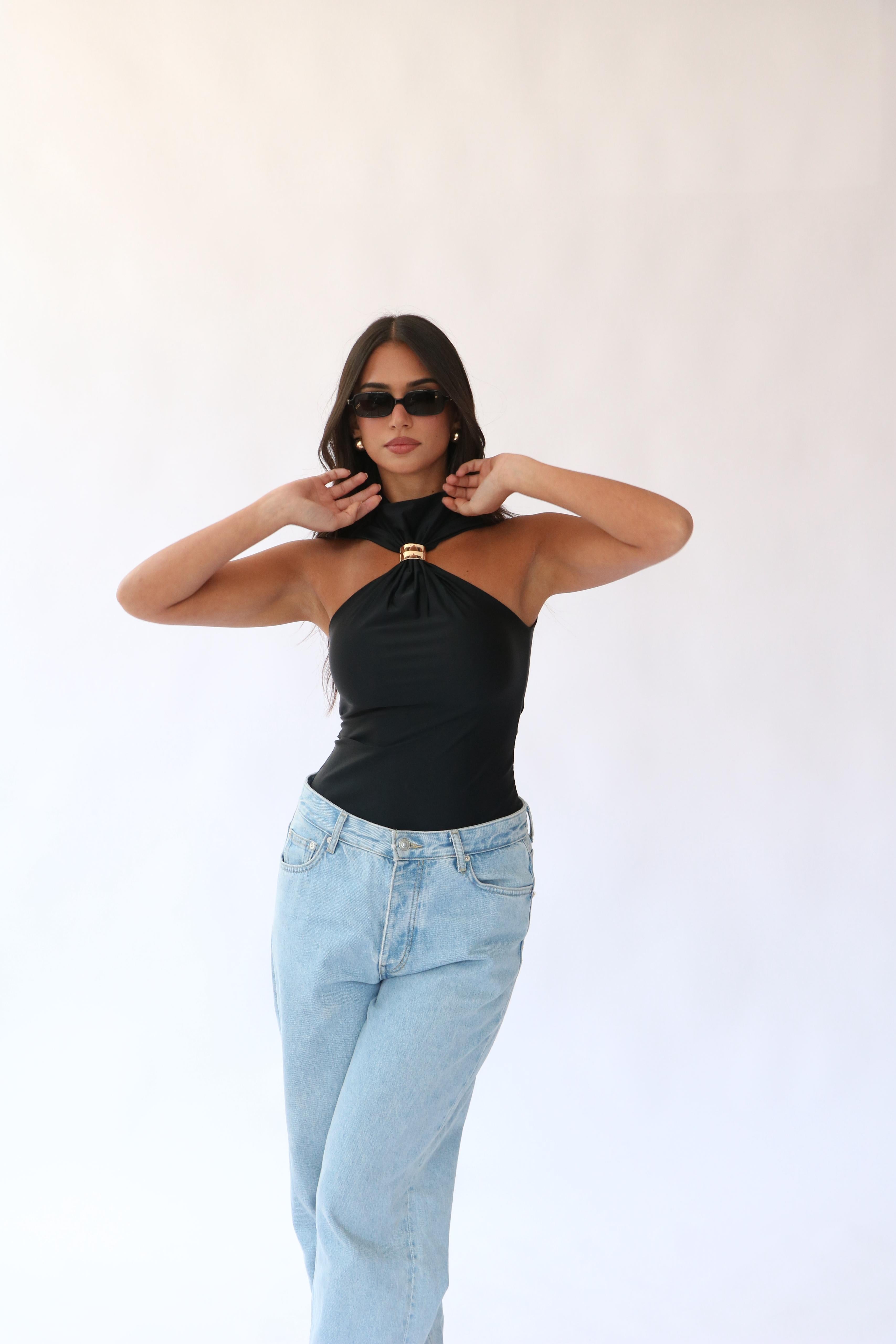 חולצת מוניקה שחור