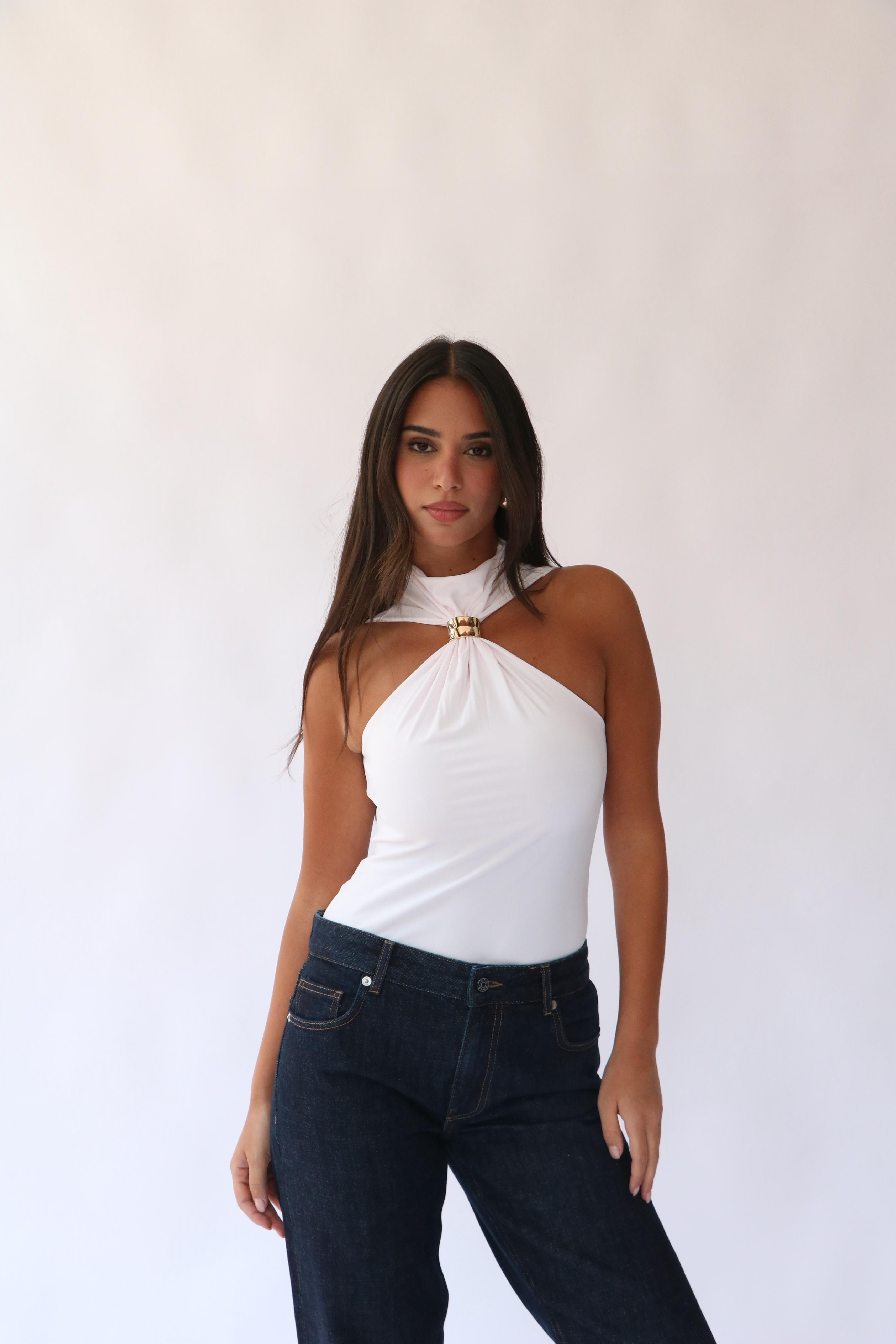 חולצת מוניקה לבן ורדרד