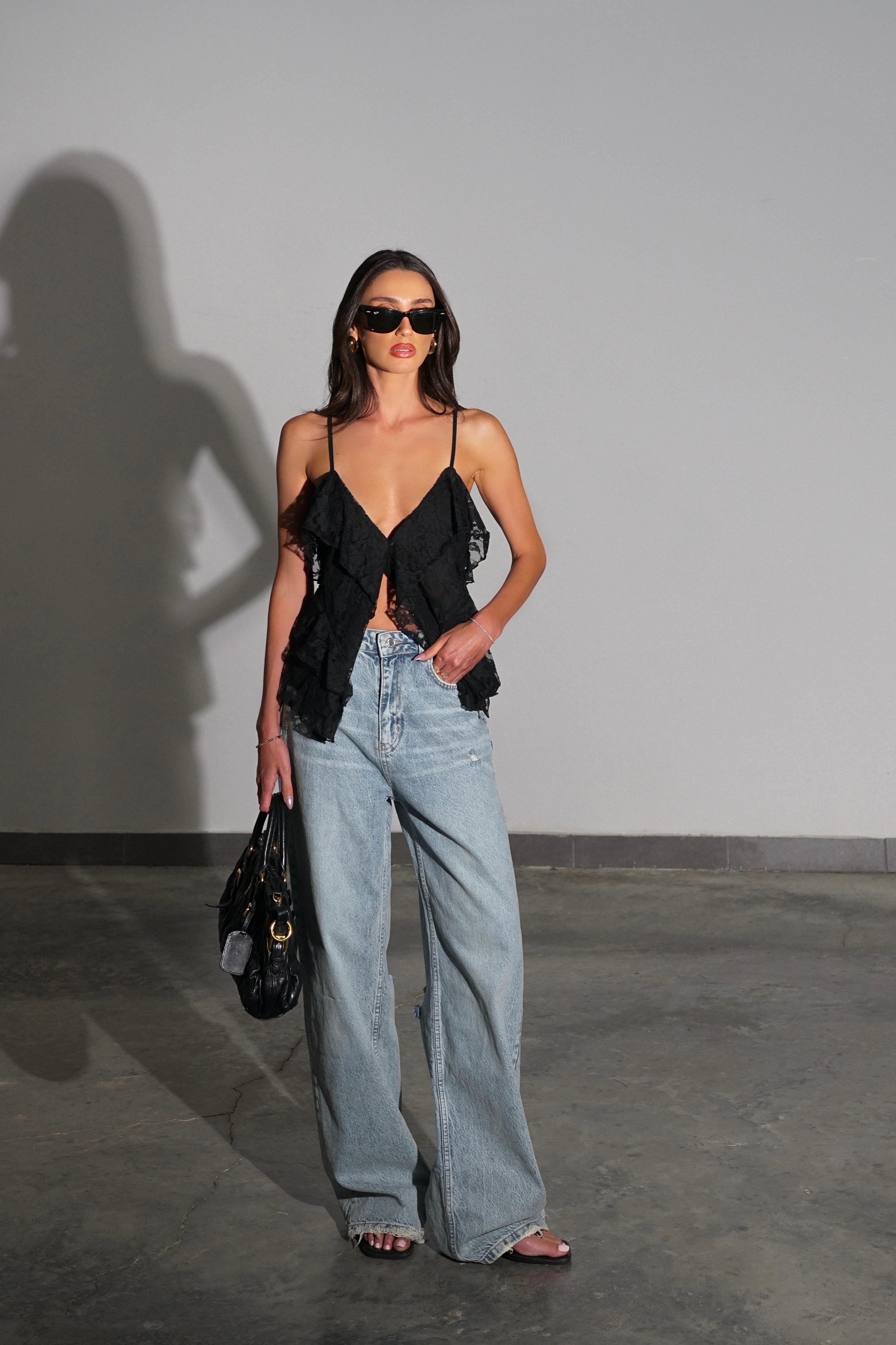 גופיית תחרה דולי