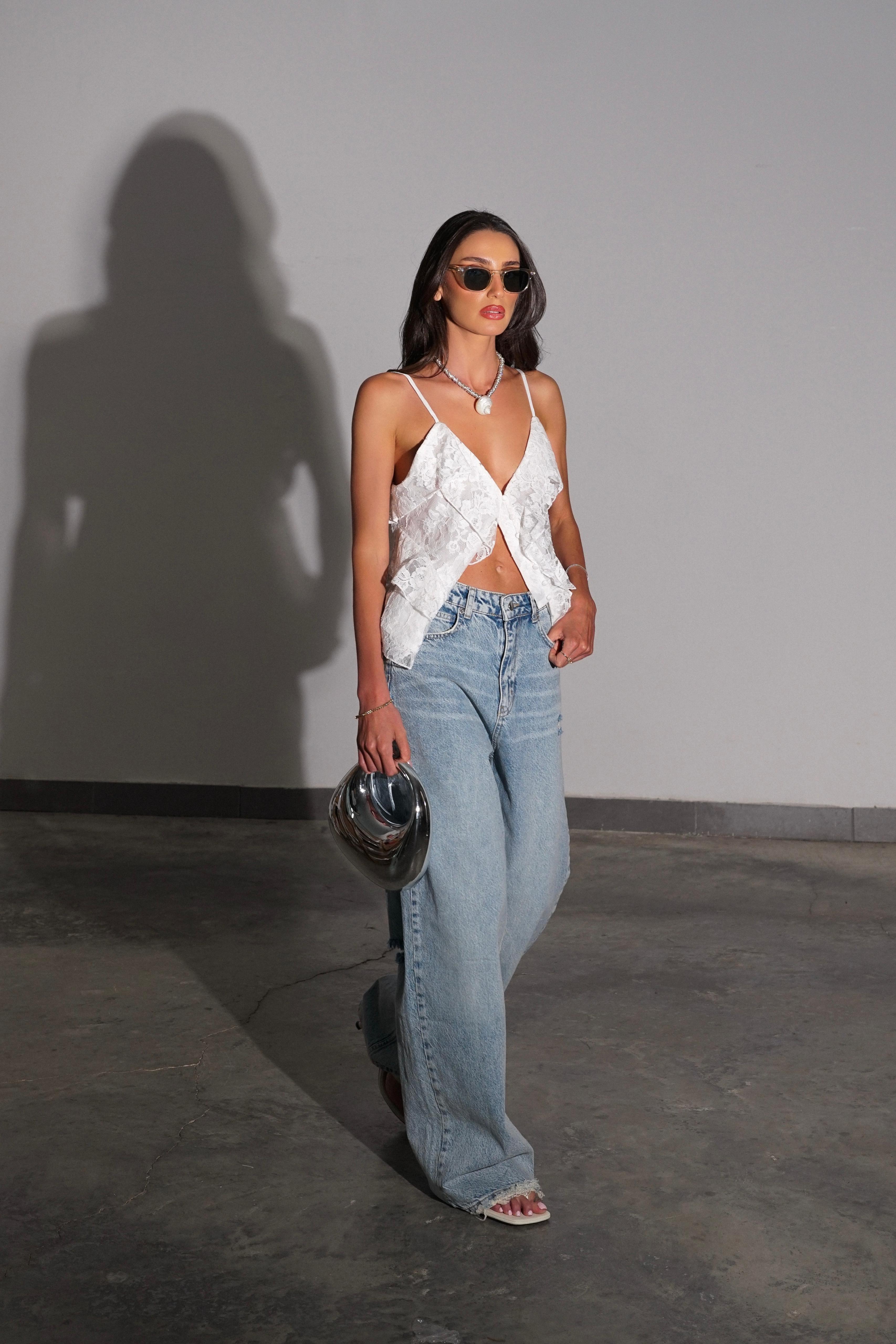 גופיית תחרה דולי