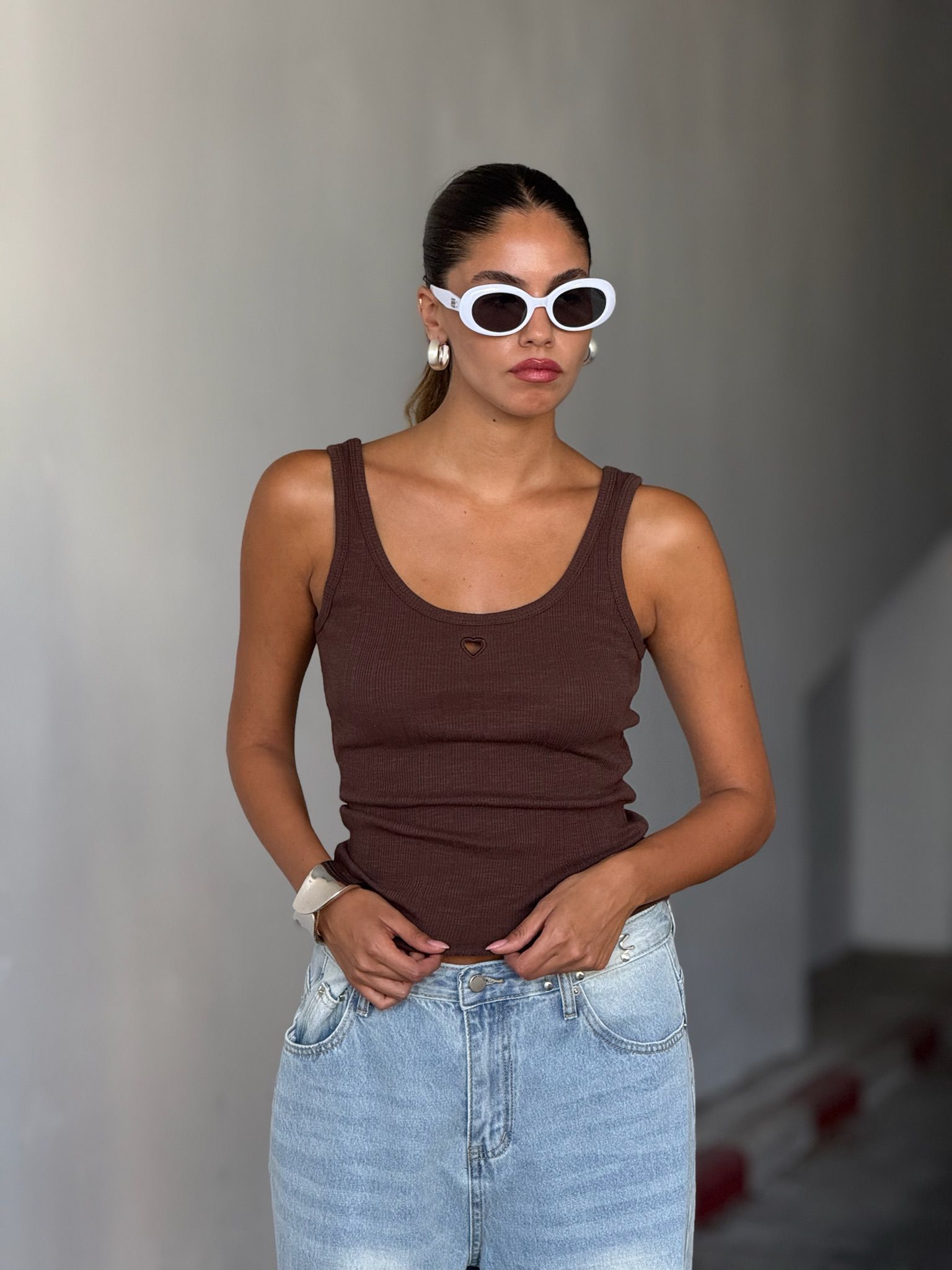 גופיית אלבי חום