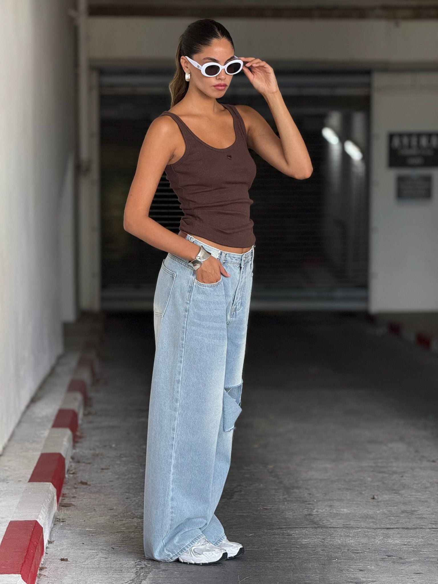 גופיית אלבי חום