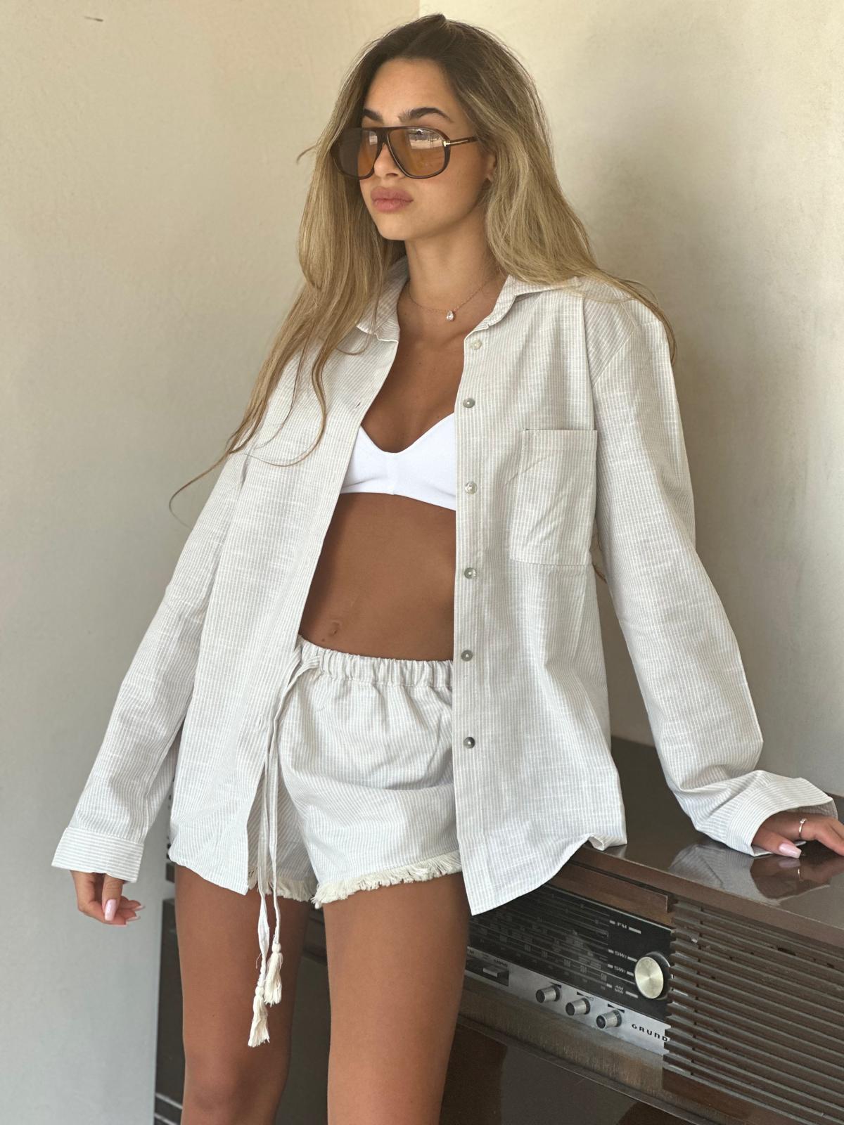 חליפת שורט ברנדיס לבן פסים