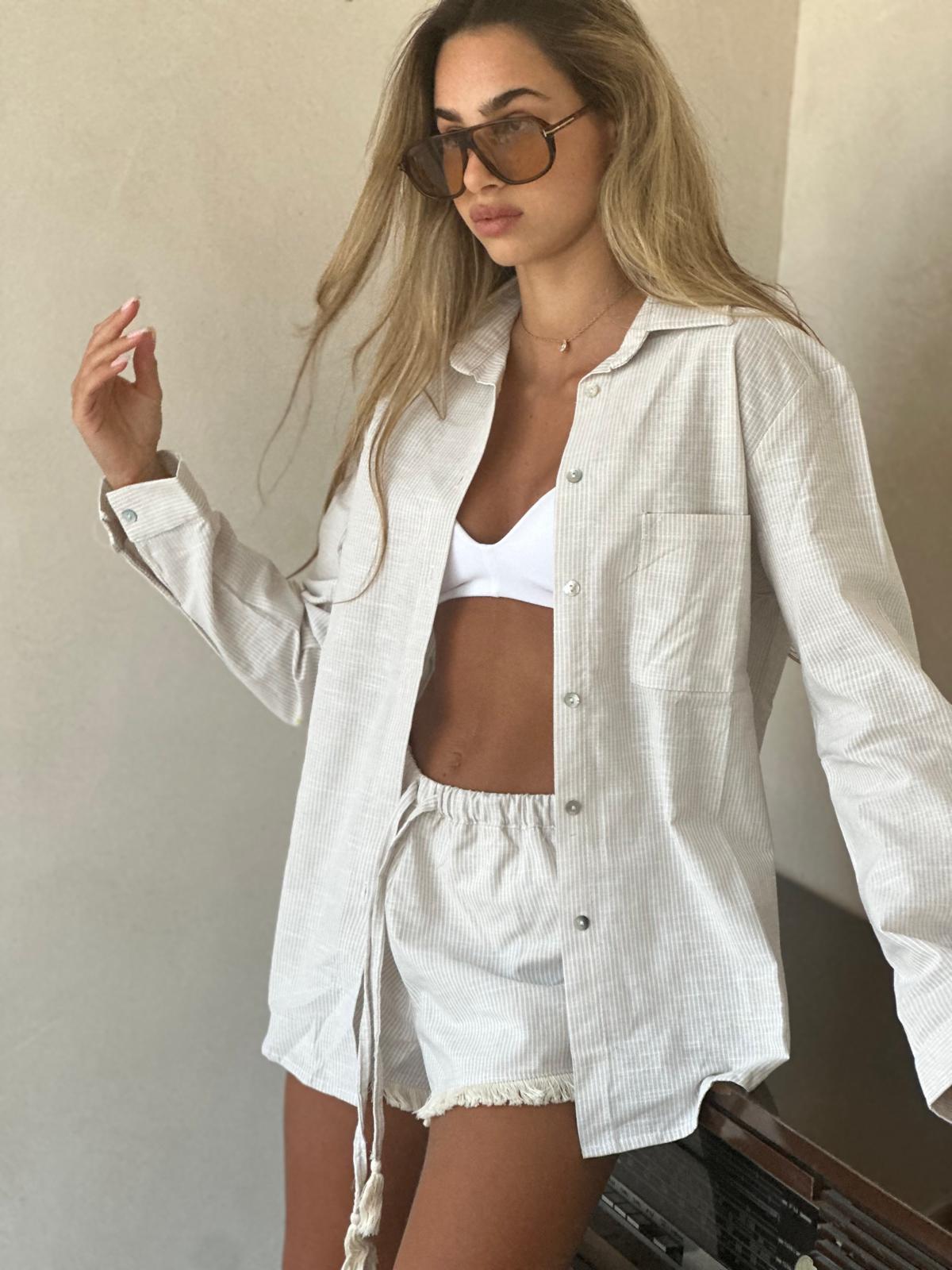 חליפת שורט ברנדיס לבן פסים
