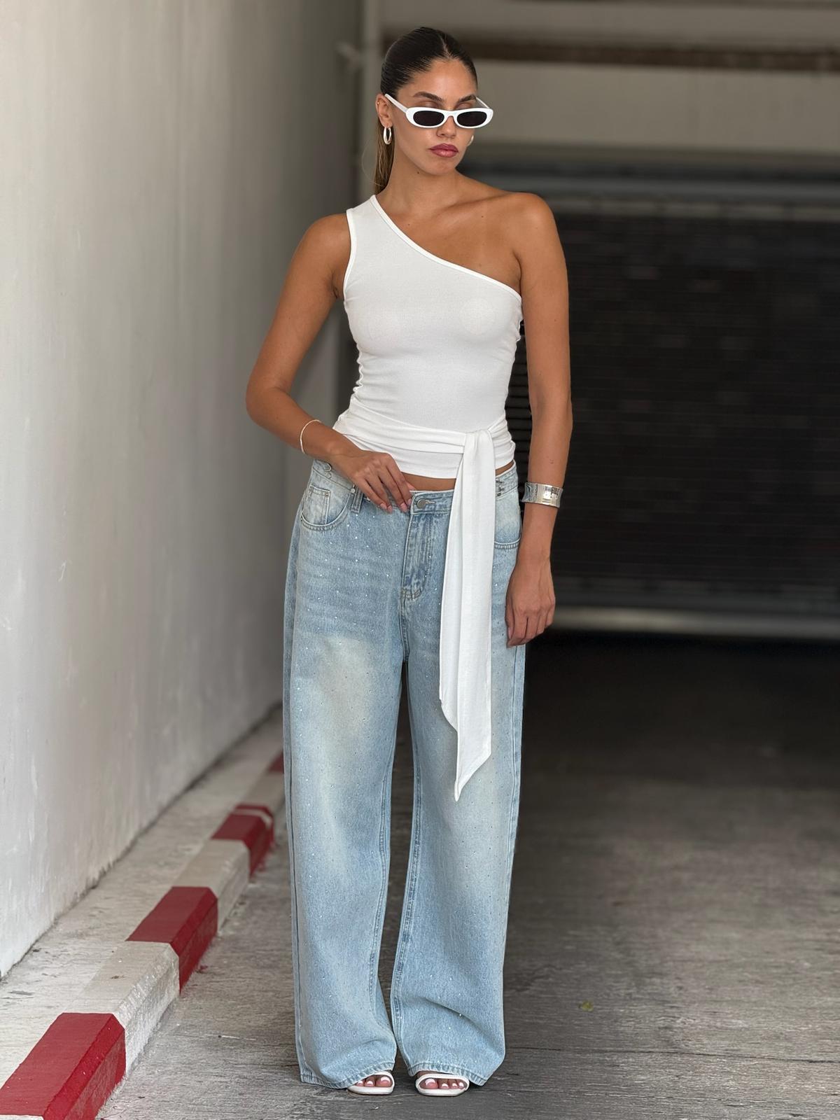 גופיית אורן לבן