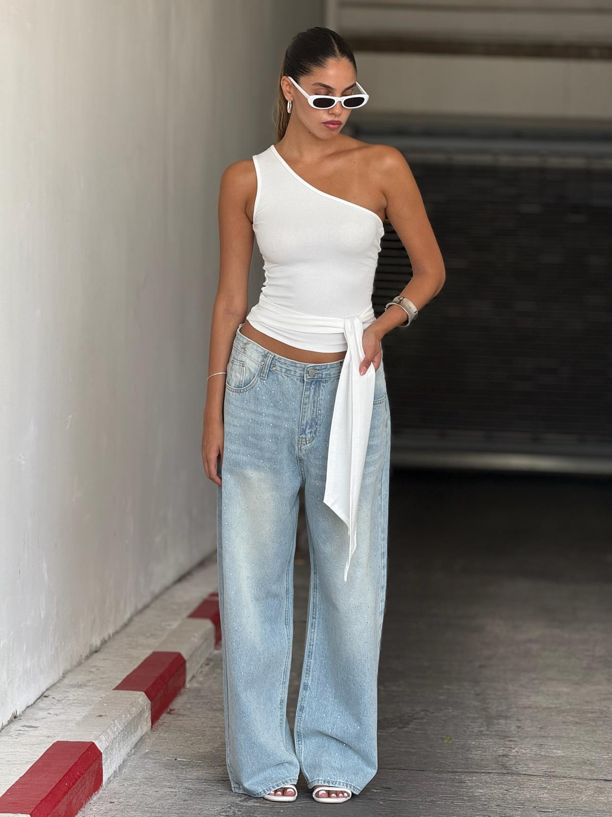 גופיית אורן לבן