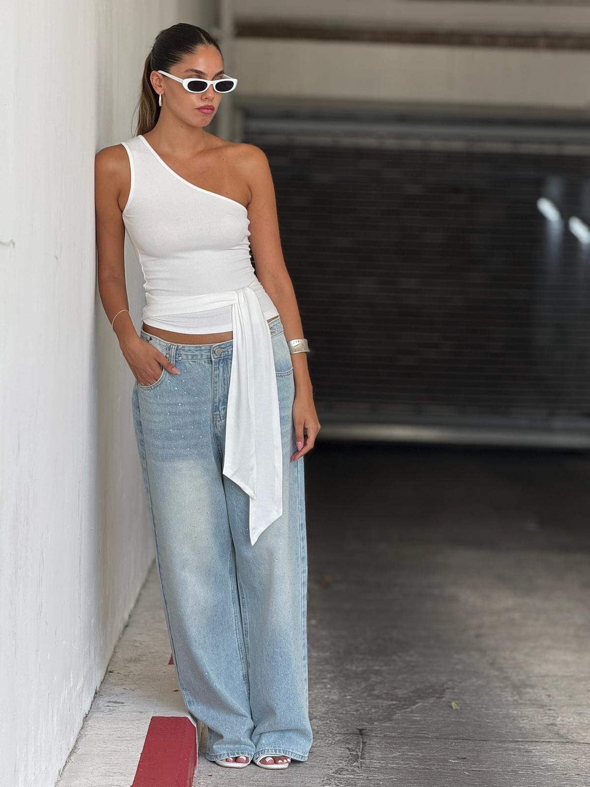 גופיית אורן לבן