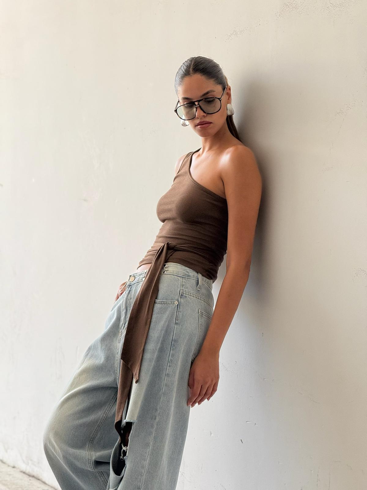 גופיית אורן חום