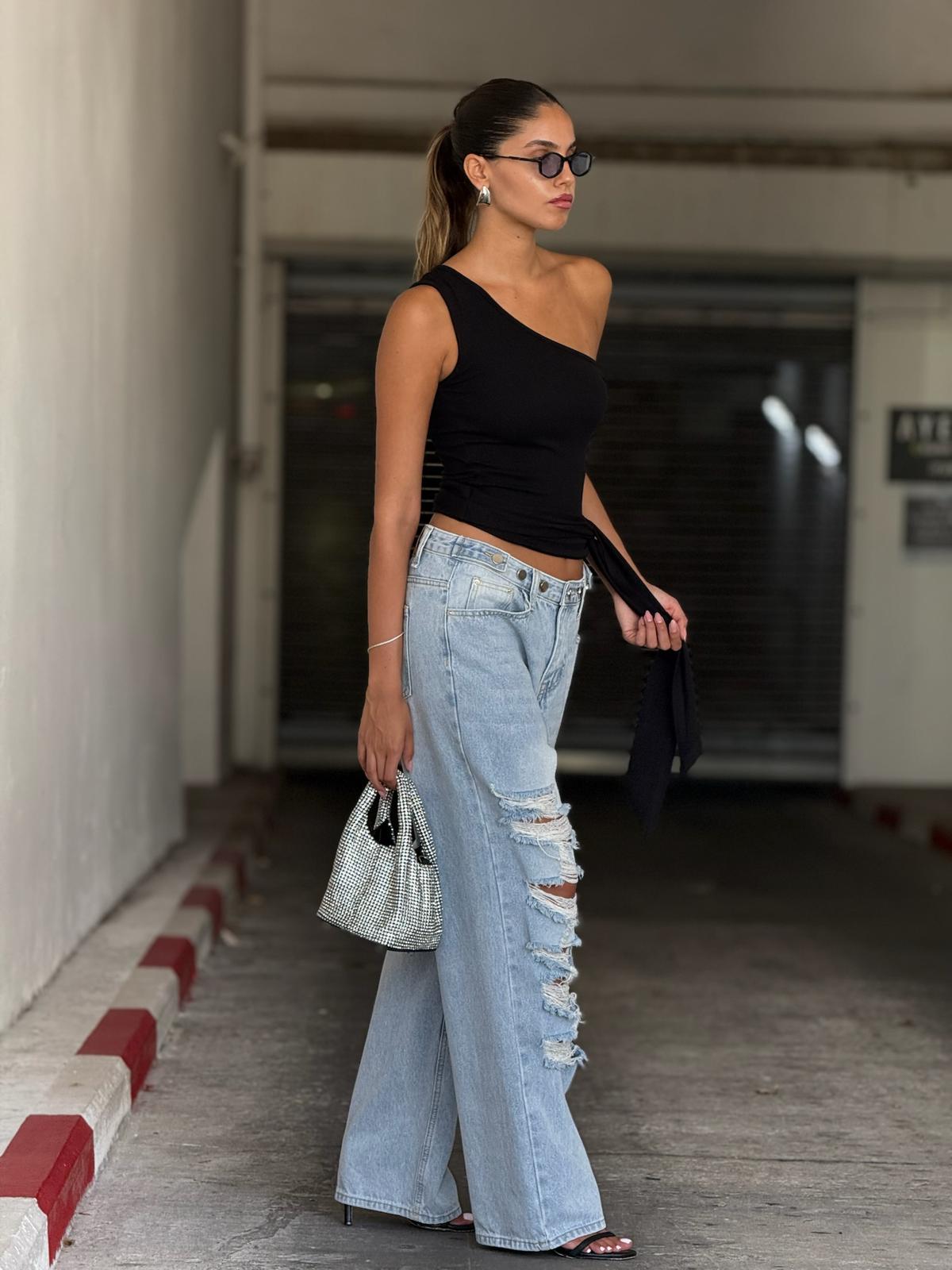 גופיית אורן שחור