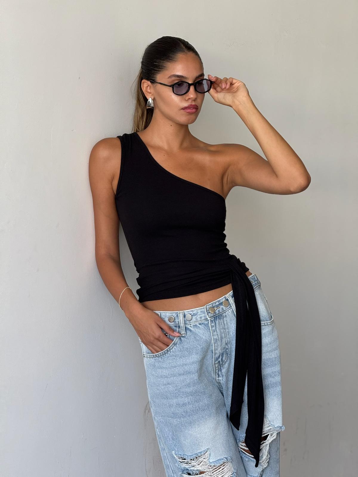 גופיית אורן שחור