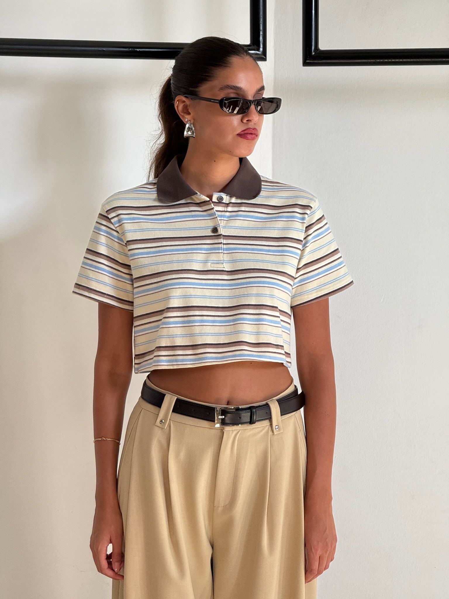 חולצת דניאל קרופ חום