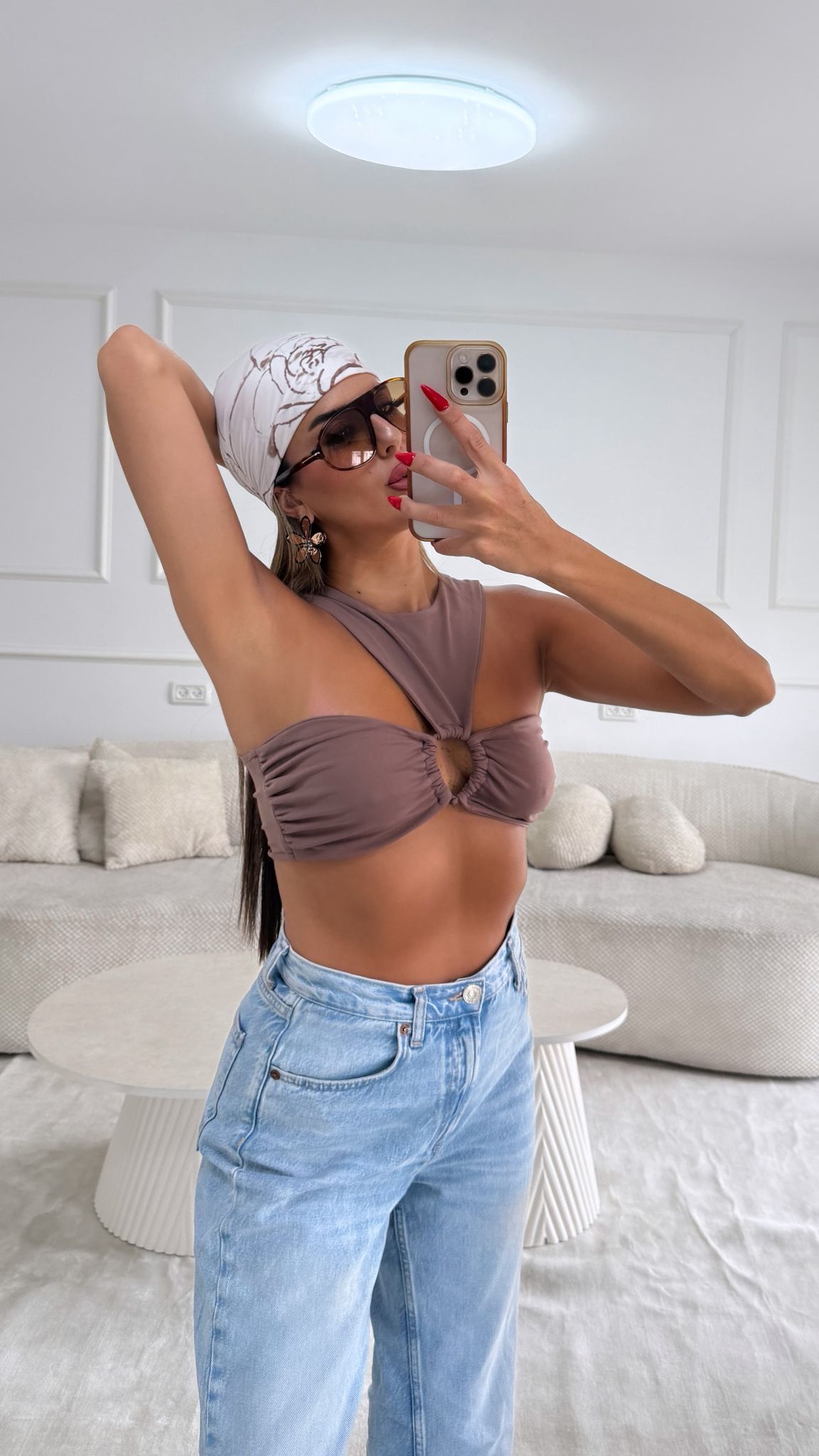 טופ לסלי חום