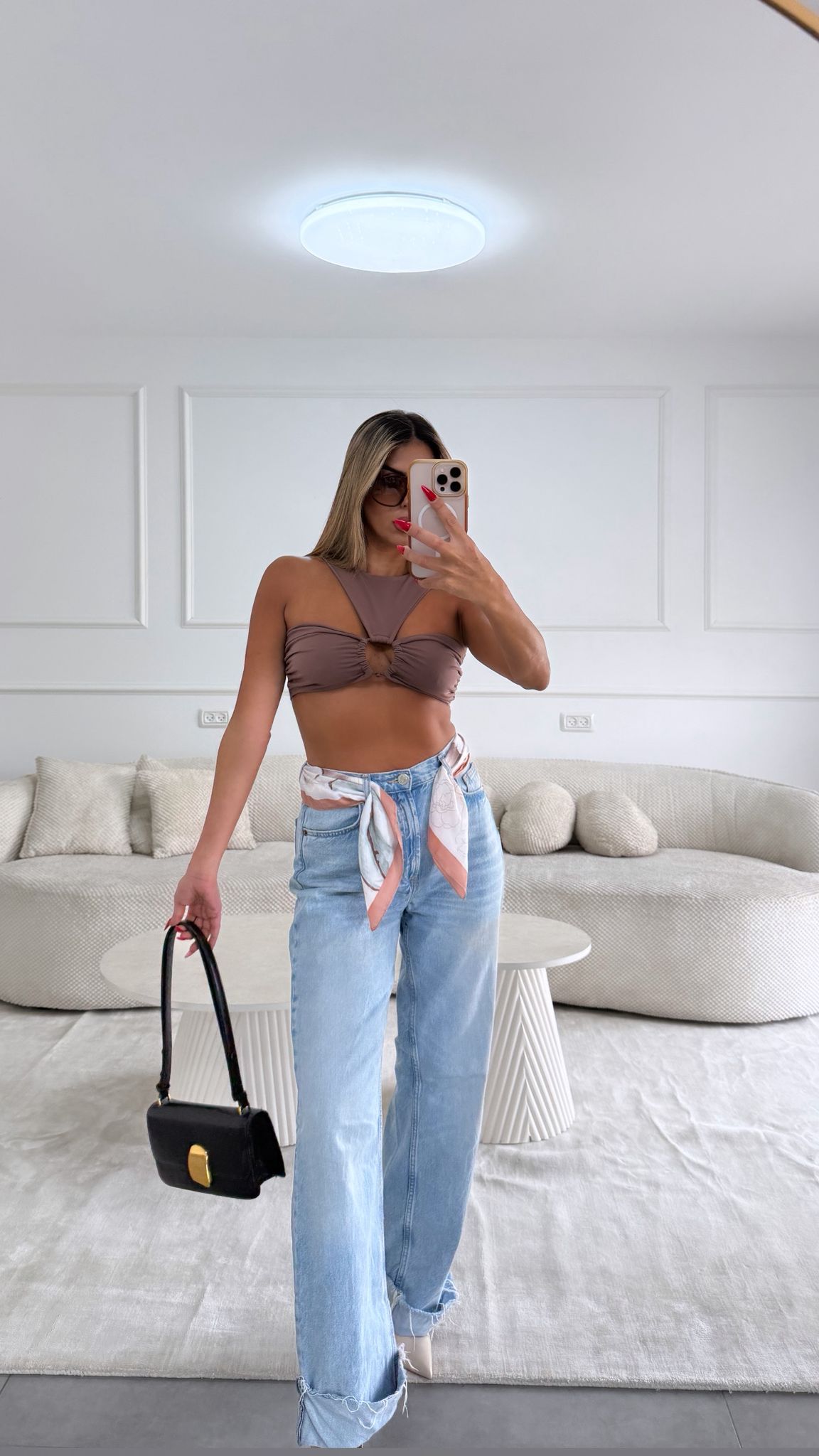 טופ לסלי חום