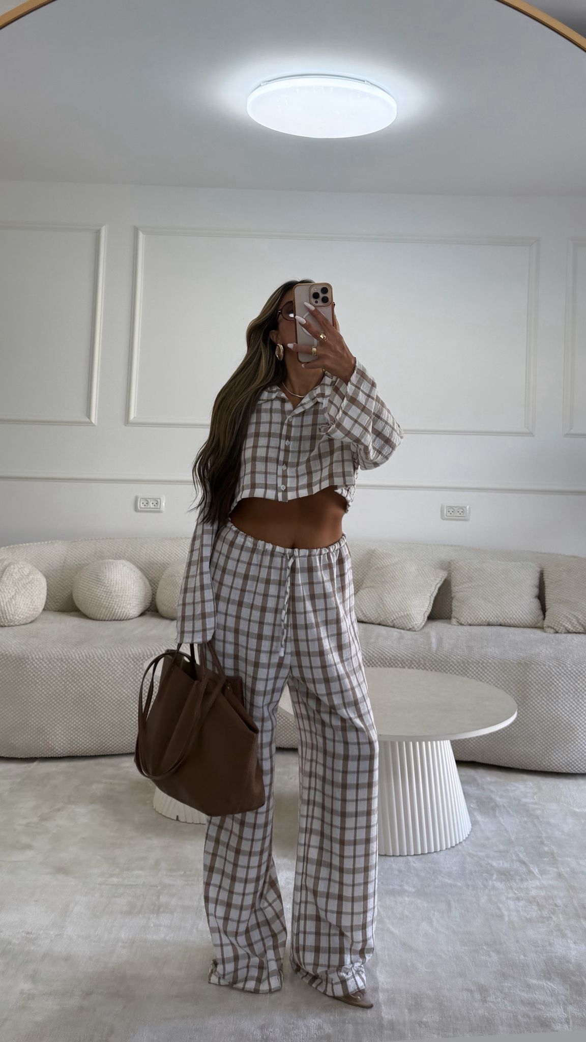 חליפת סנדי חום