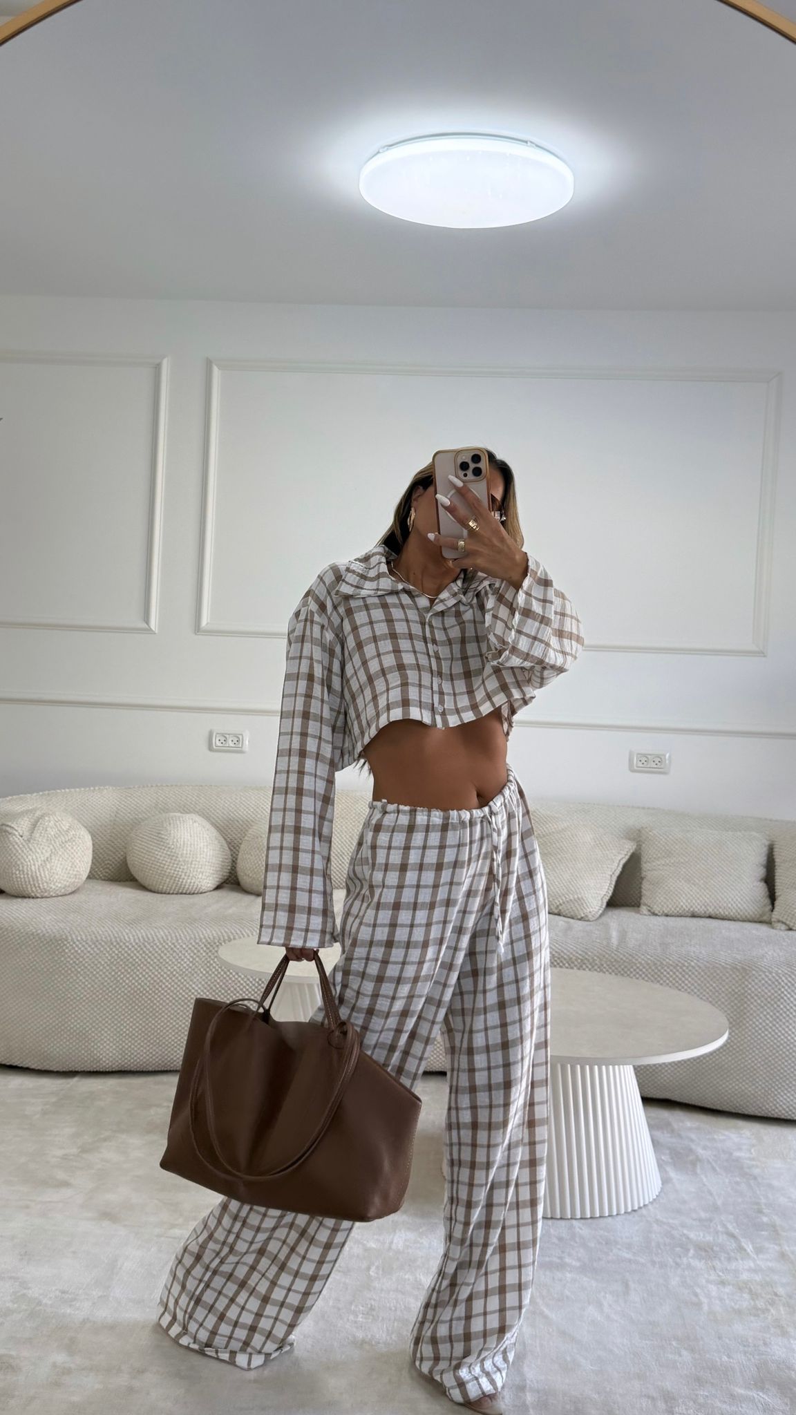 חליפת סנדי חום