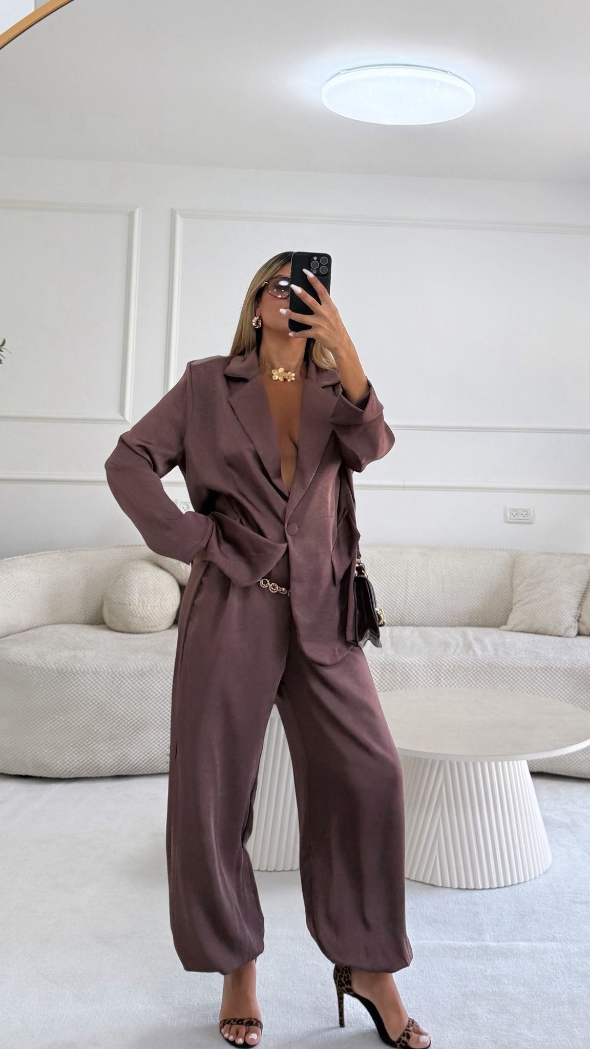 חליפת נויה חום