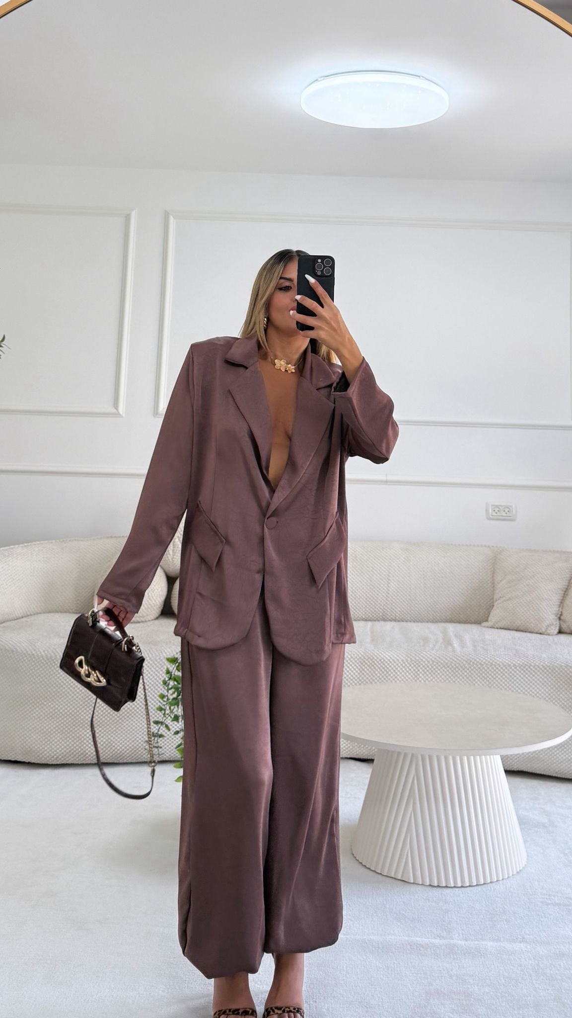 חליפת נויה חום