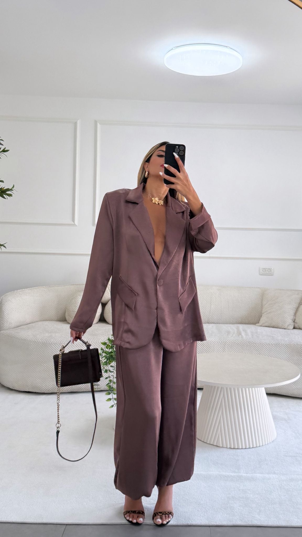 חליפת נויה חום