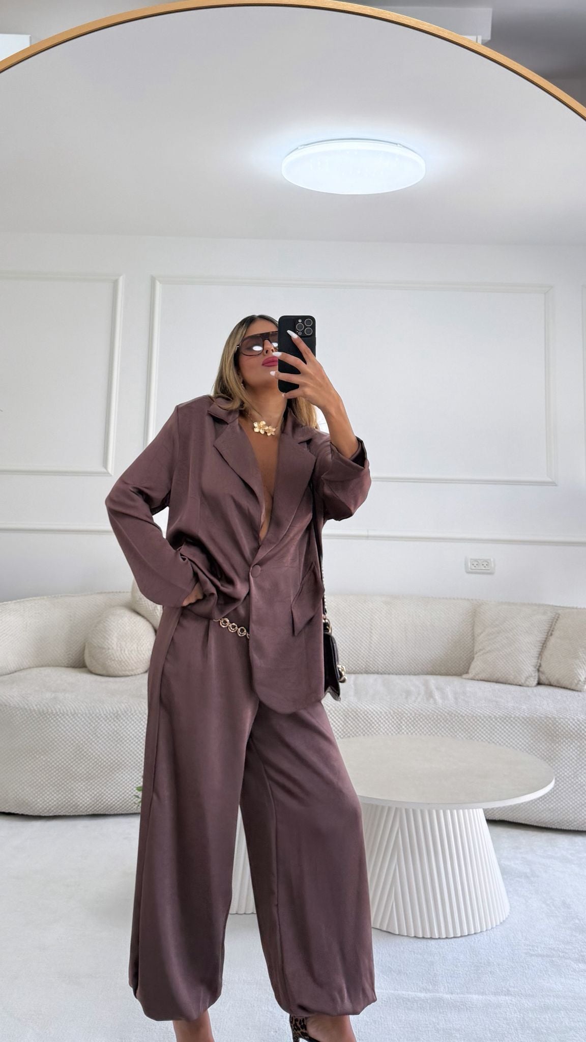 חליפת נויה חום