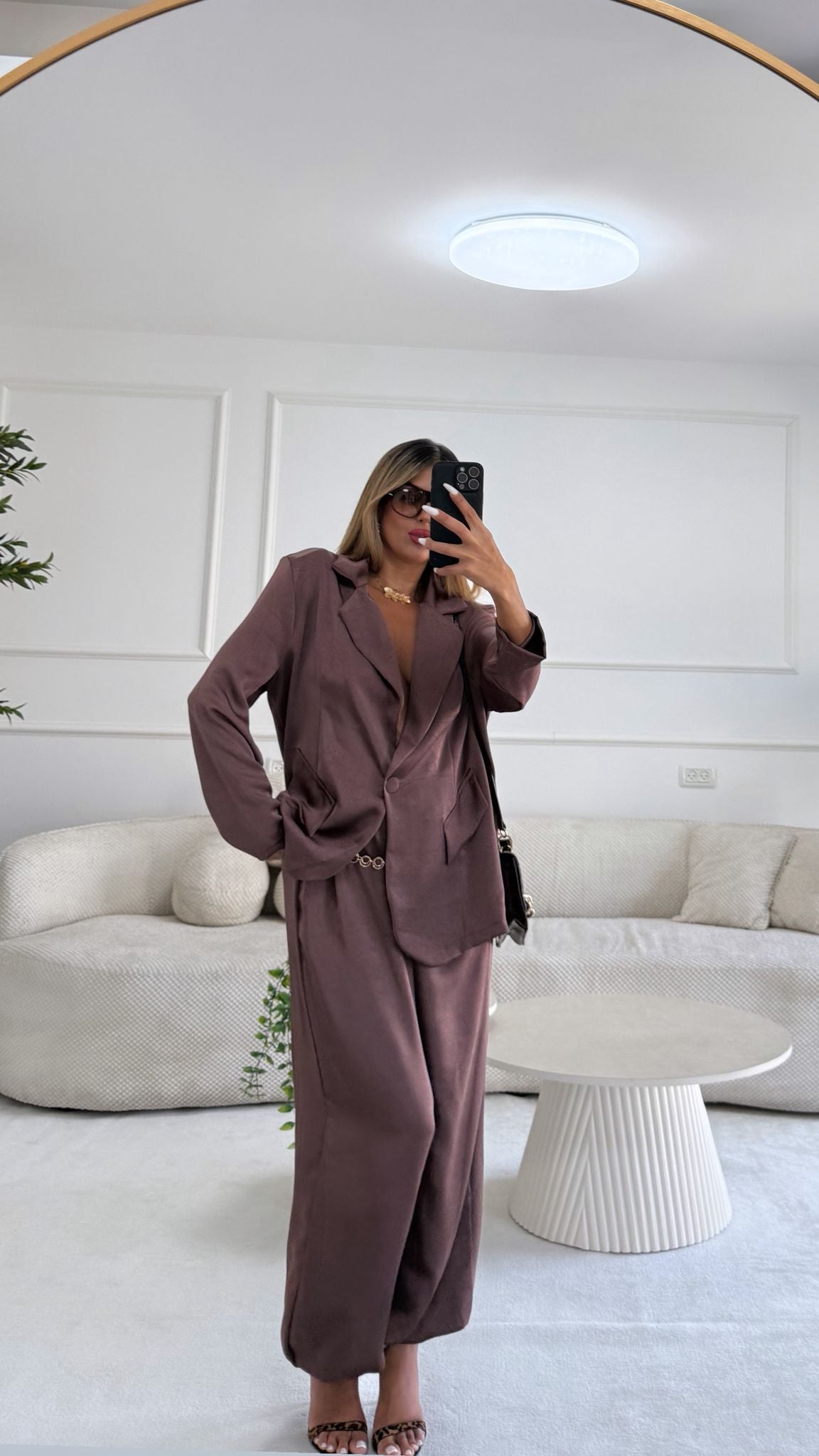 חליפת נויה חום