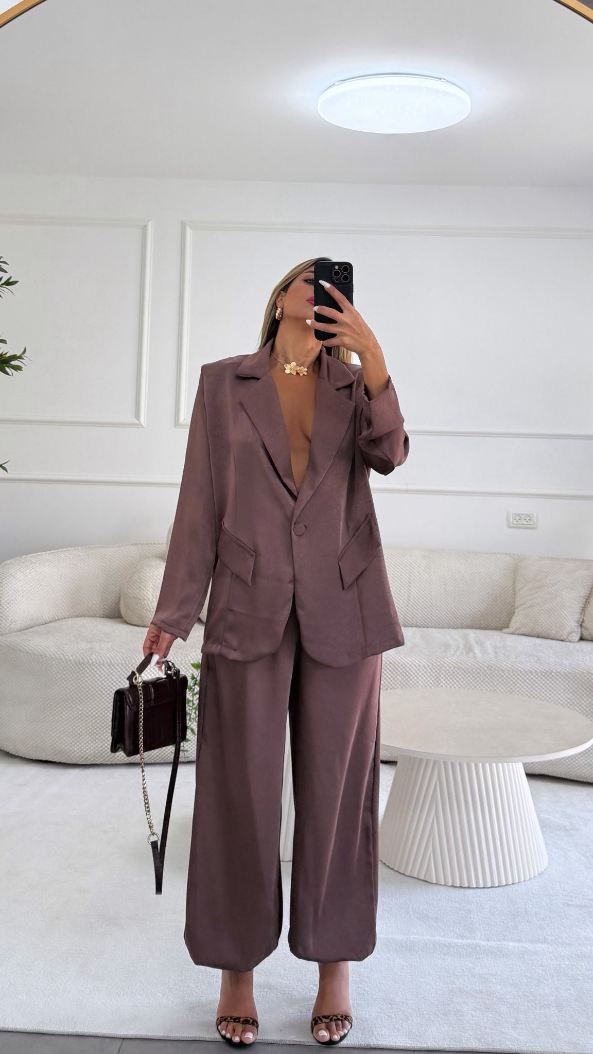 חליפת נויה חום