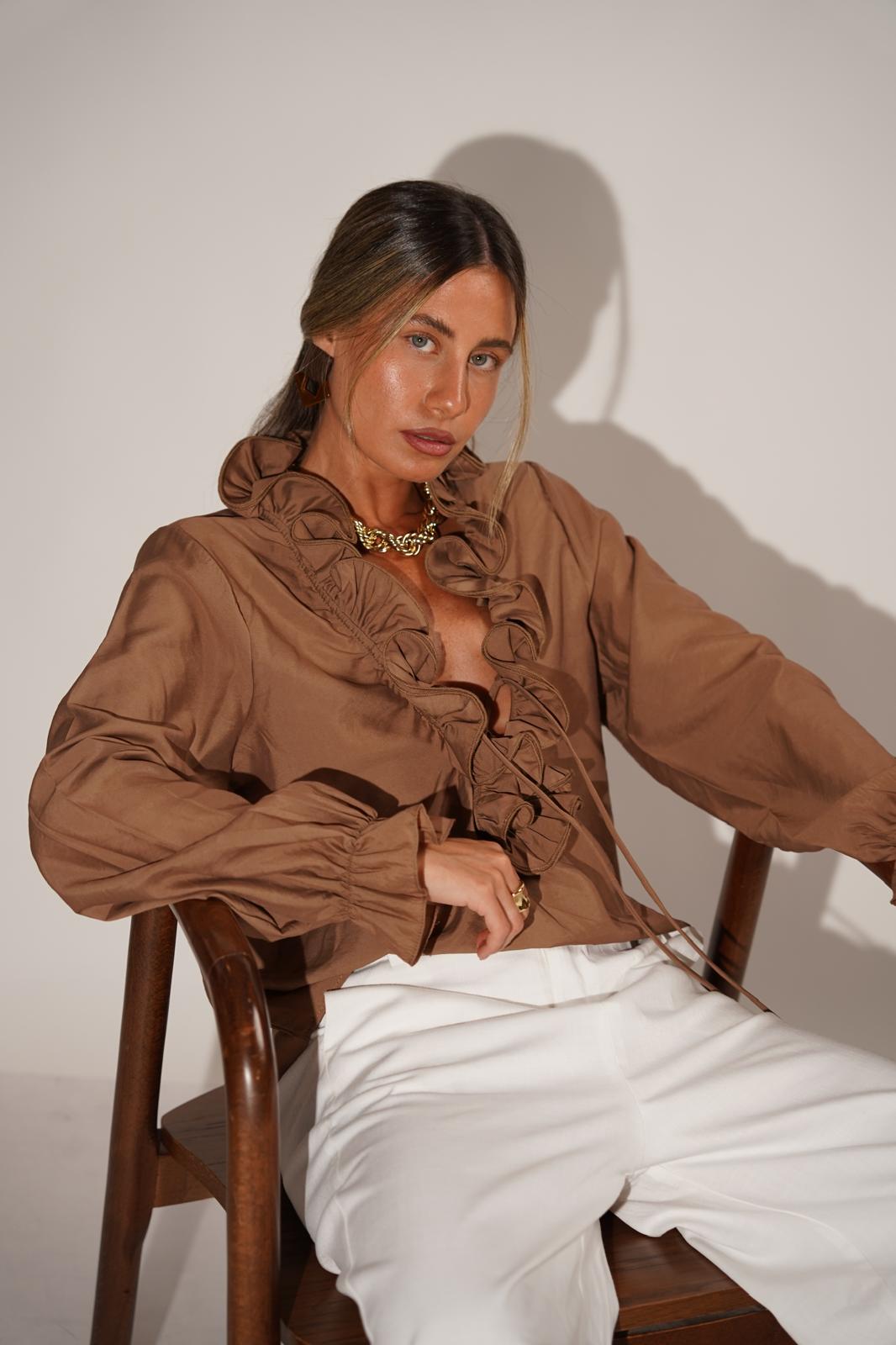 חולצת קארן חום