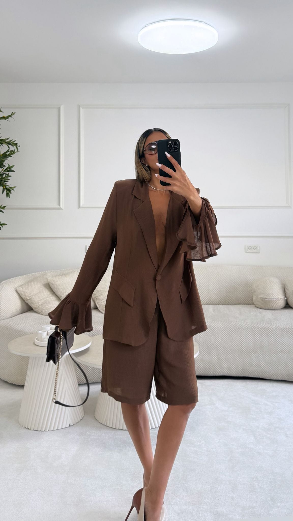 חליפת אמיליה