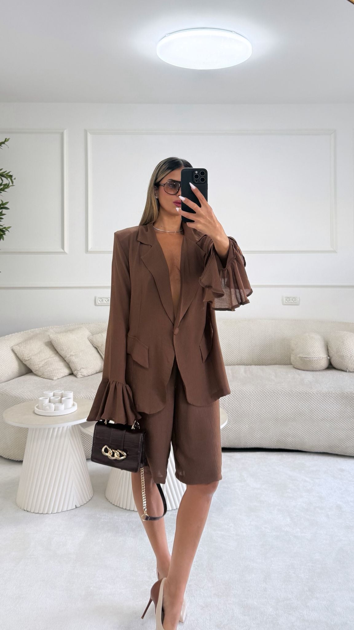 חליפת אמיליה