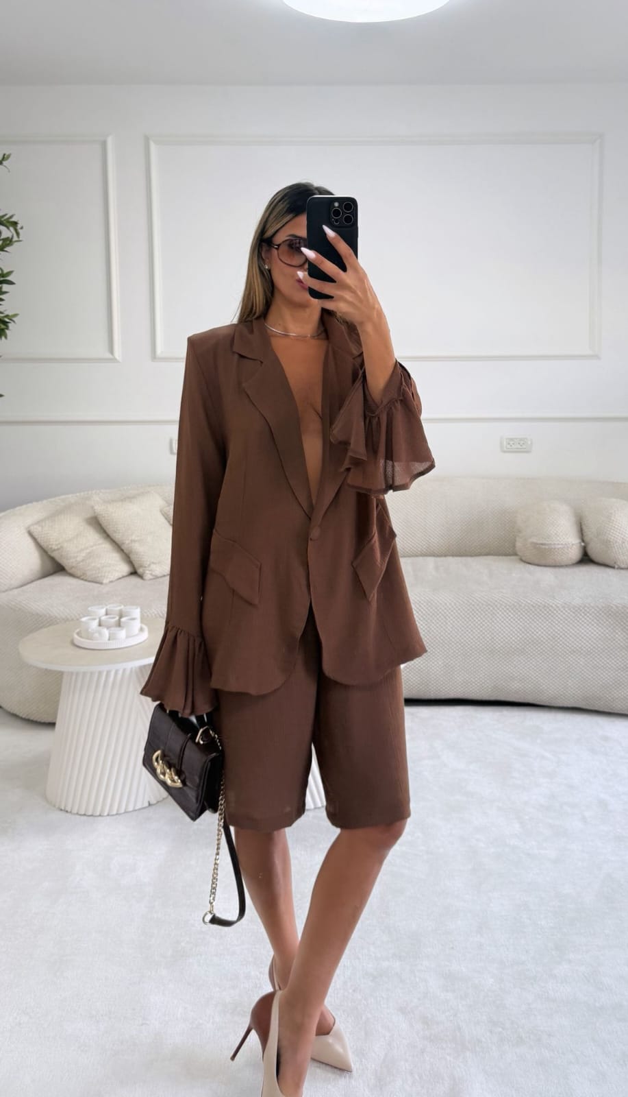 חליפת אמיליה