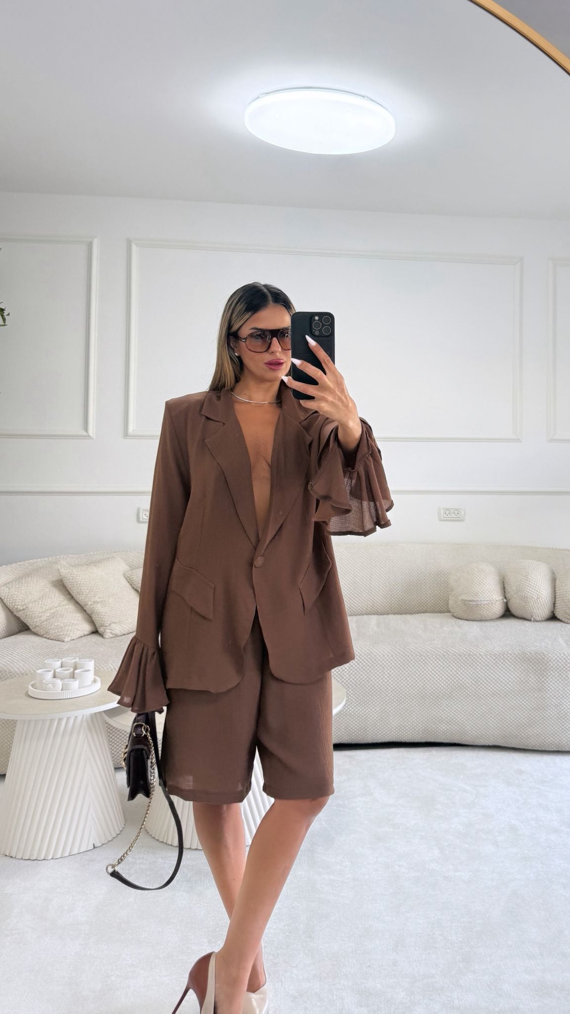 חליפת אמיליה