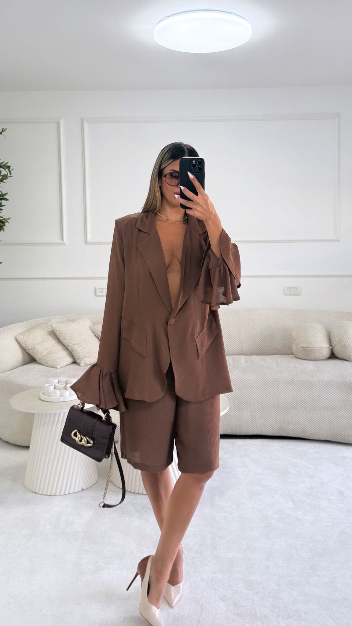 חליפת אמיליה