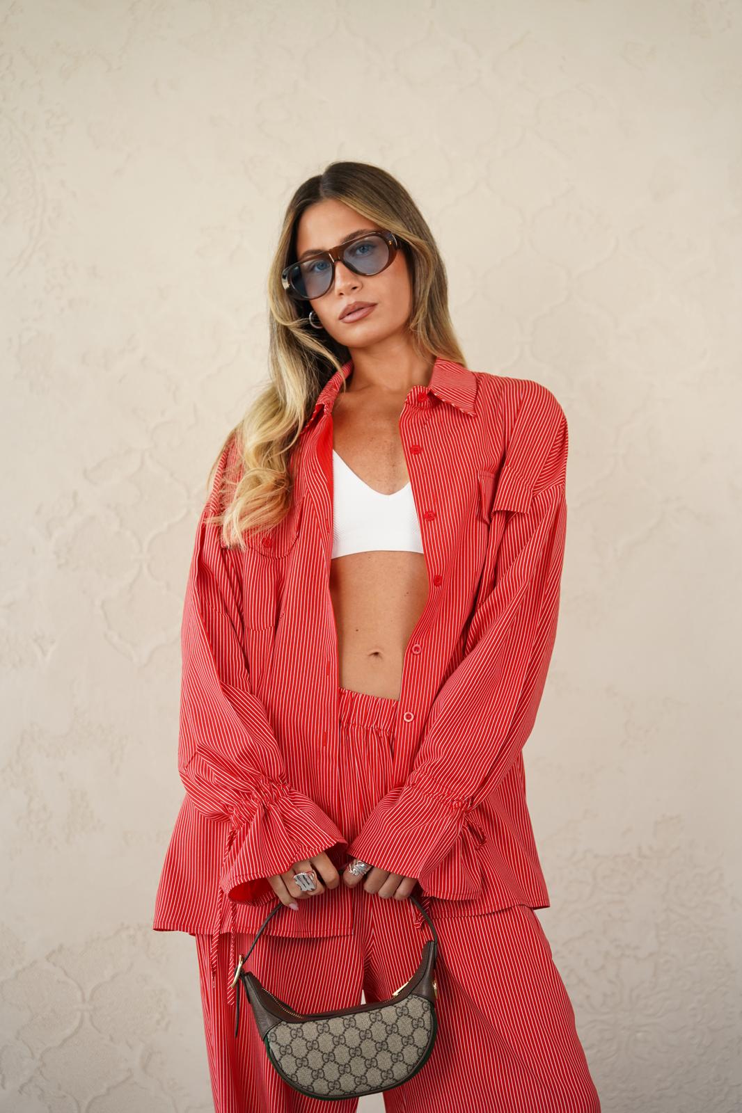 חליפת שיה אדום פסים