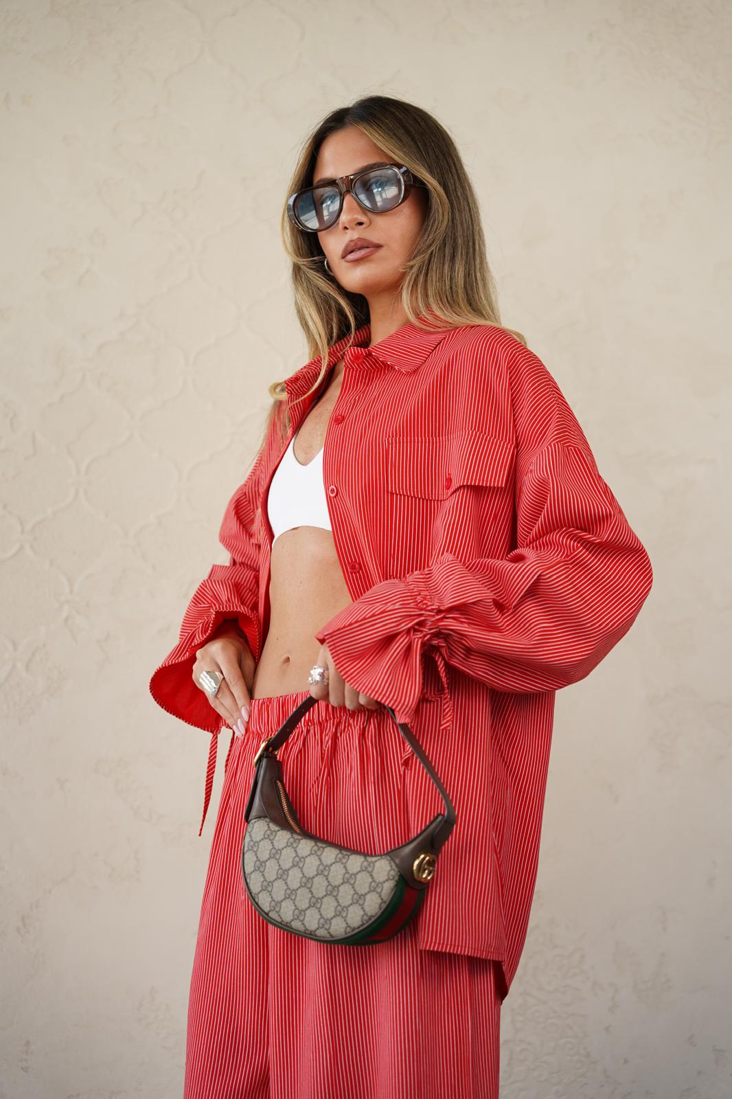 חליפת שיה אדום פסים