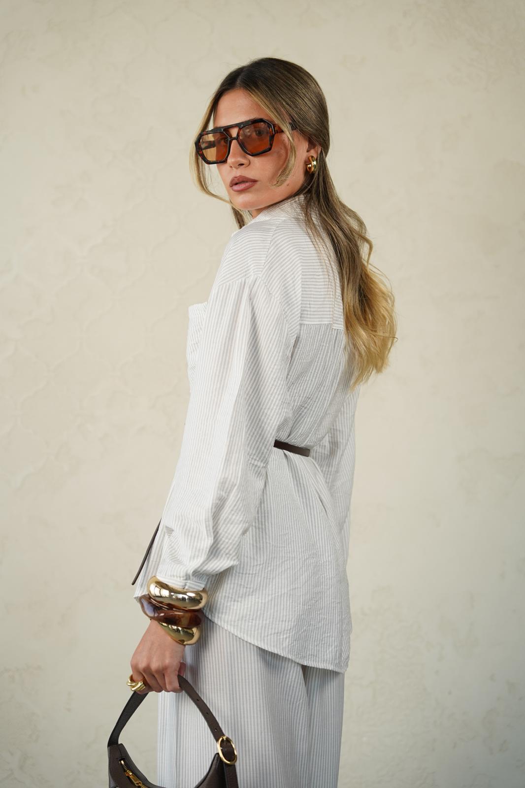 חליפת סקאי לבן פסים