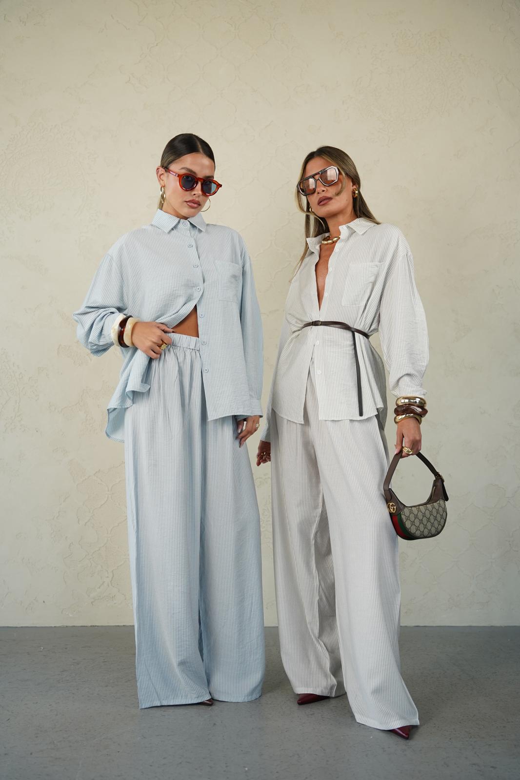 חליפת סקאי תכלת פסים