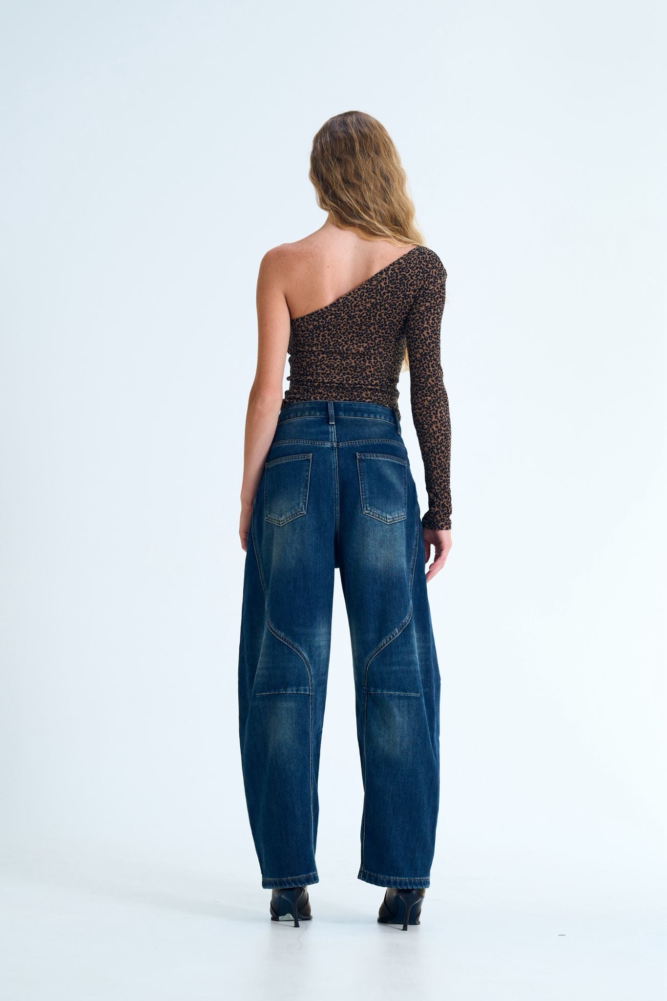 ג'ינס אריאל