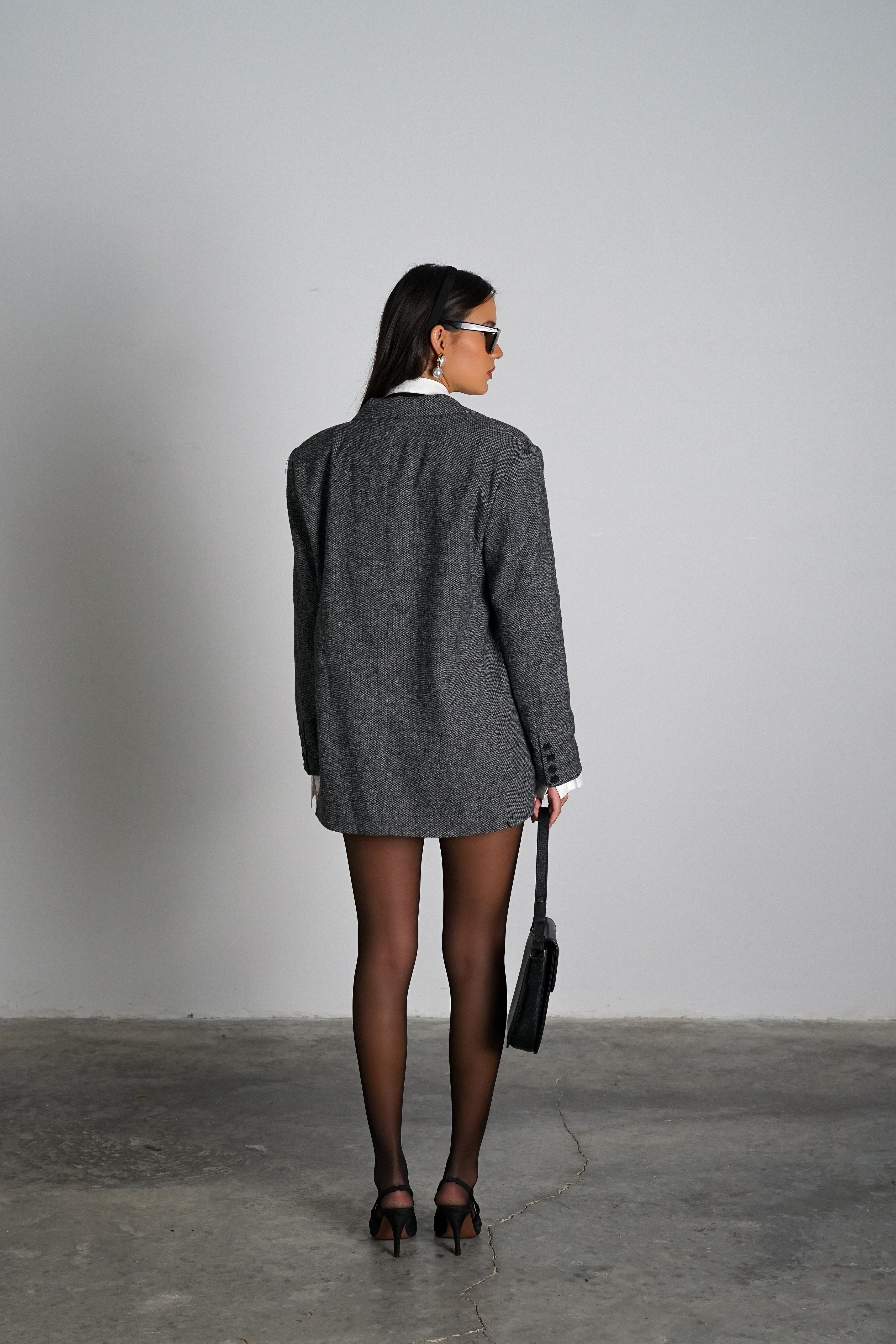 חליפת טינט אפור