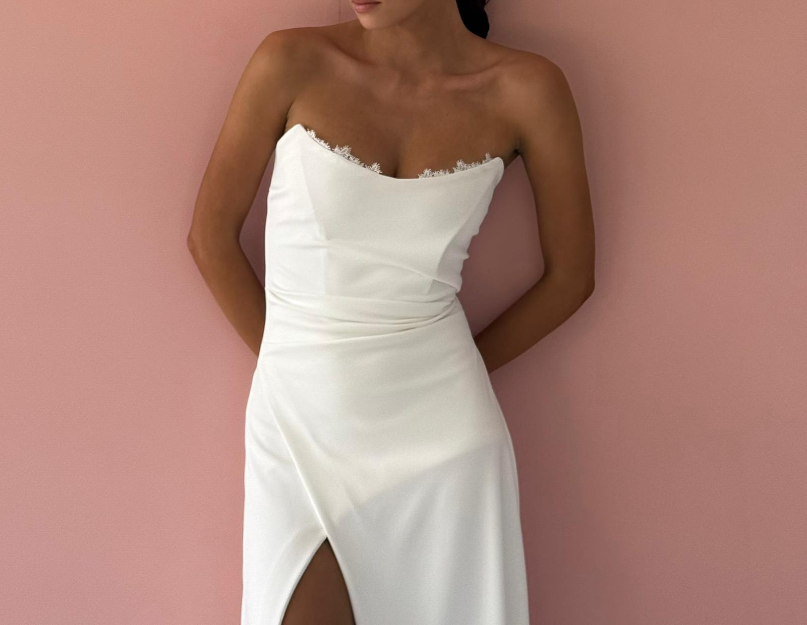 שמלת אריאנה