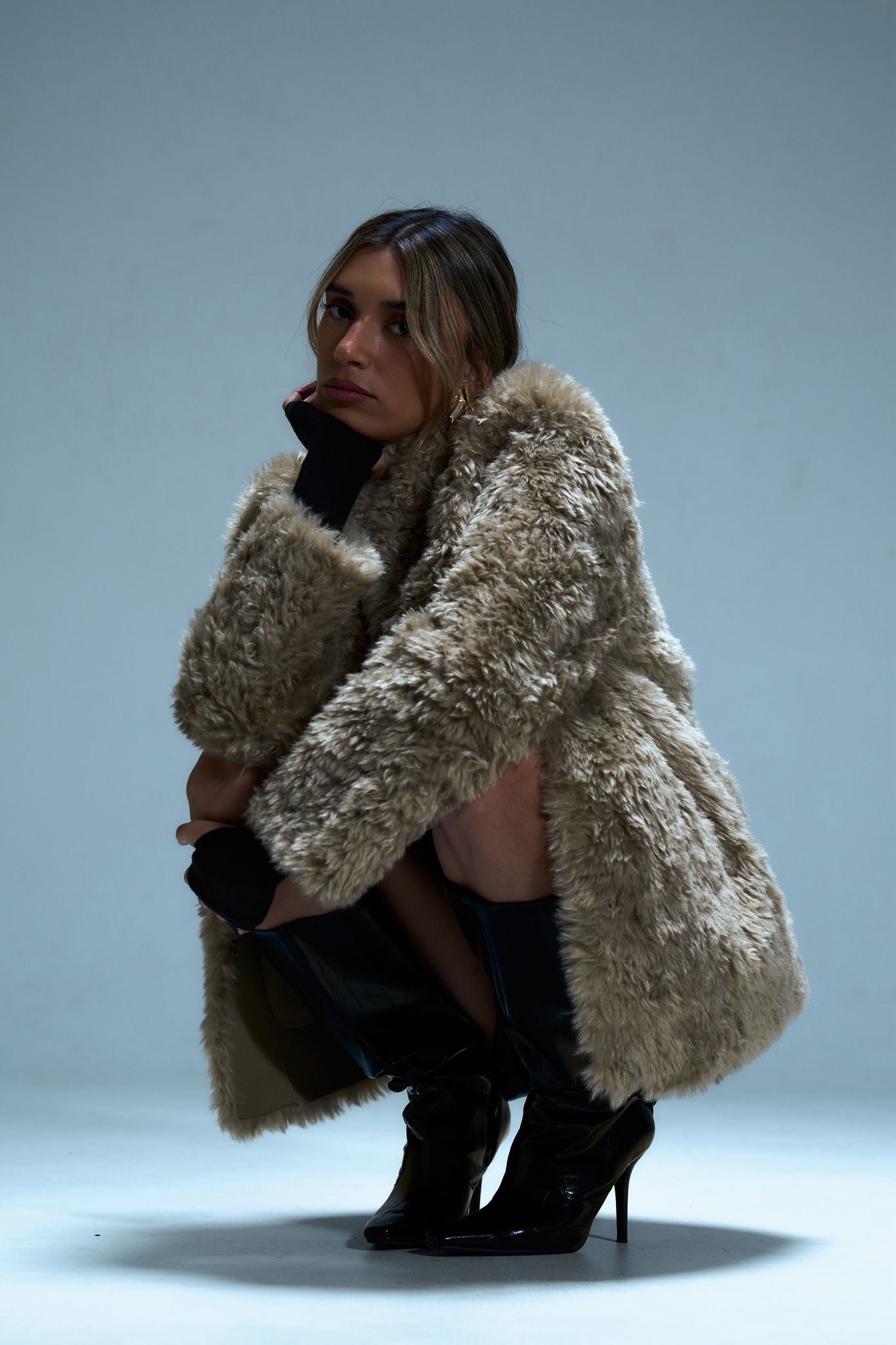 מעיל לביא דבש