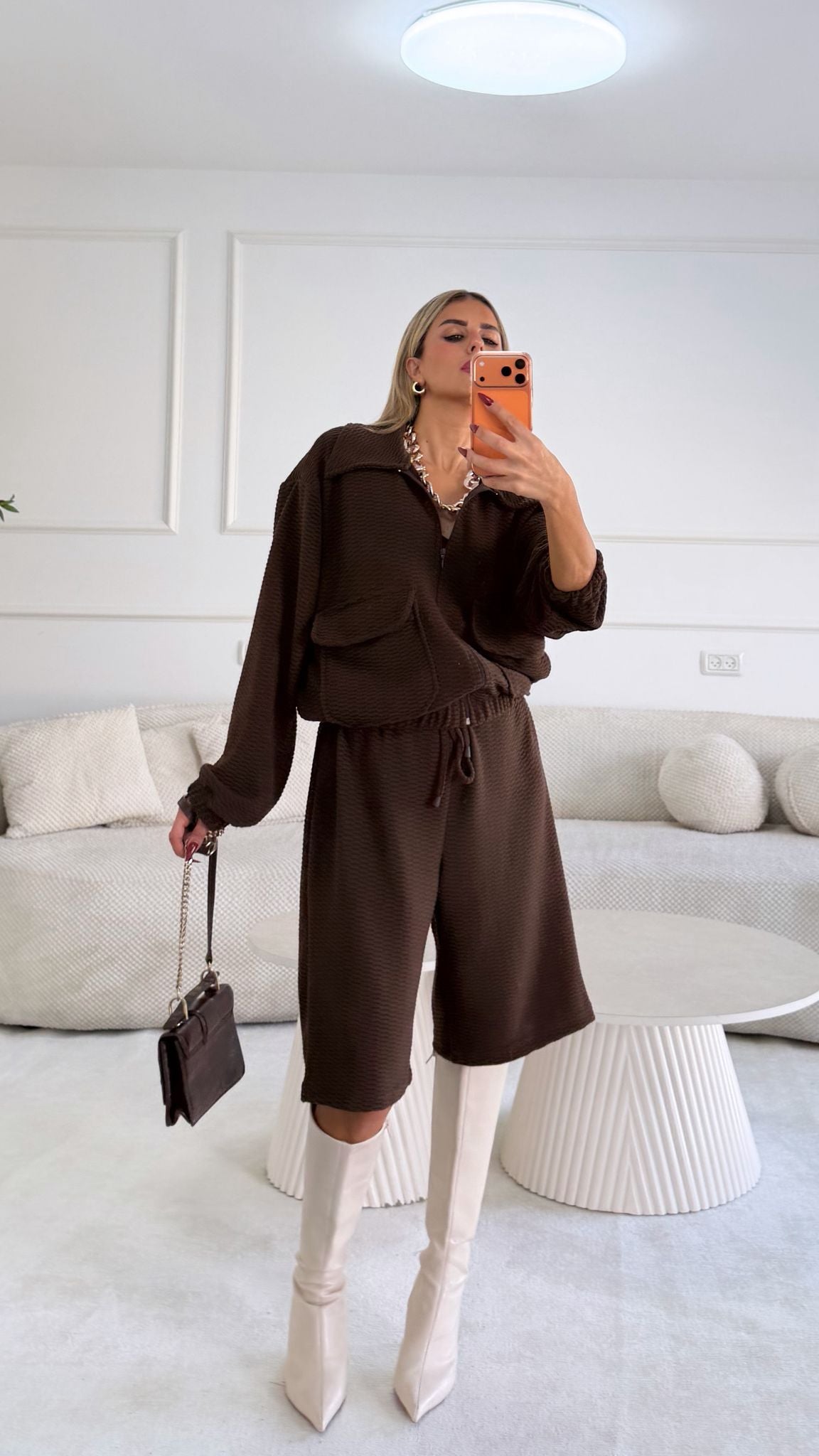 חליפת טריפל חום