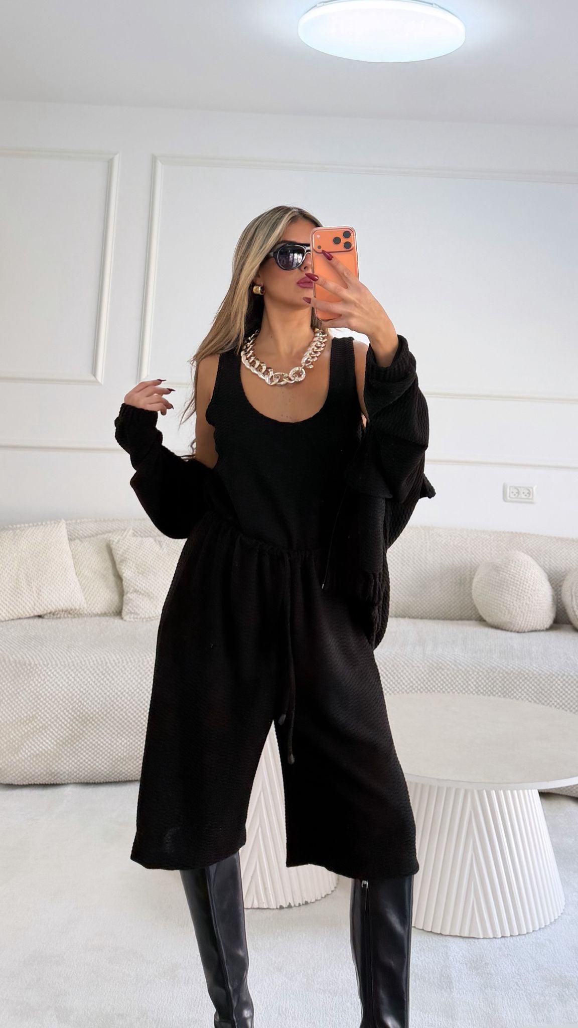 חליפת טריפל שחור