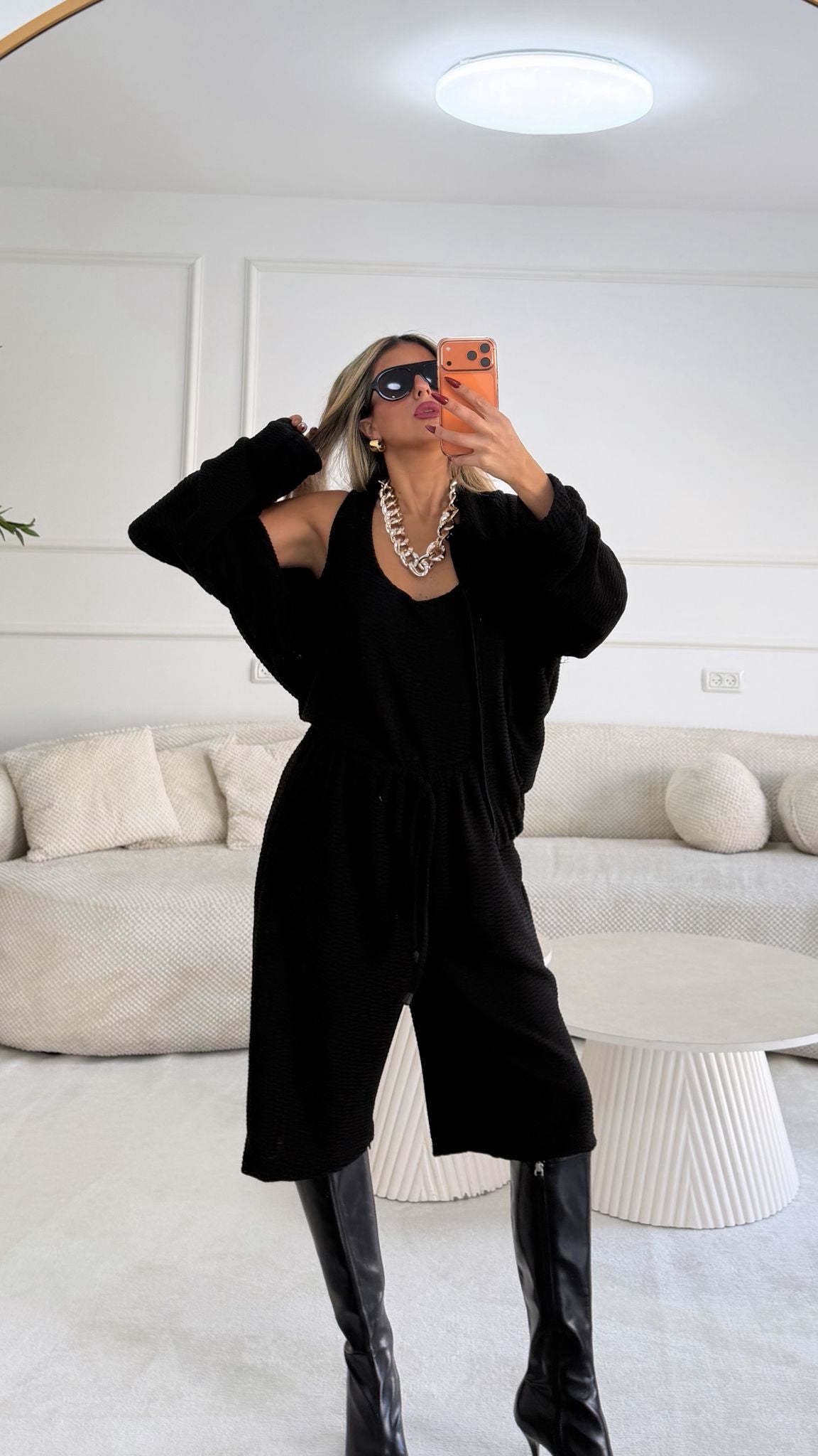 חליפת טריפל שחור