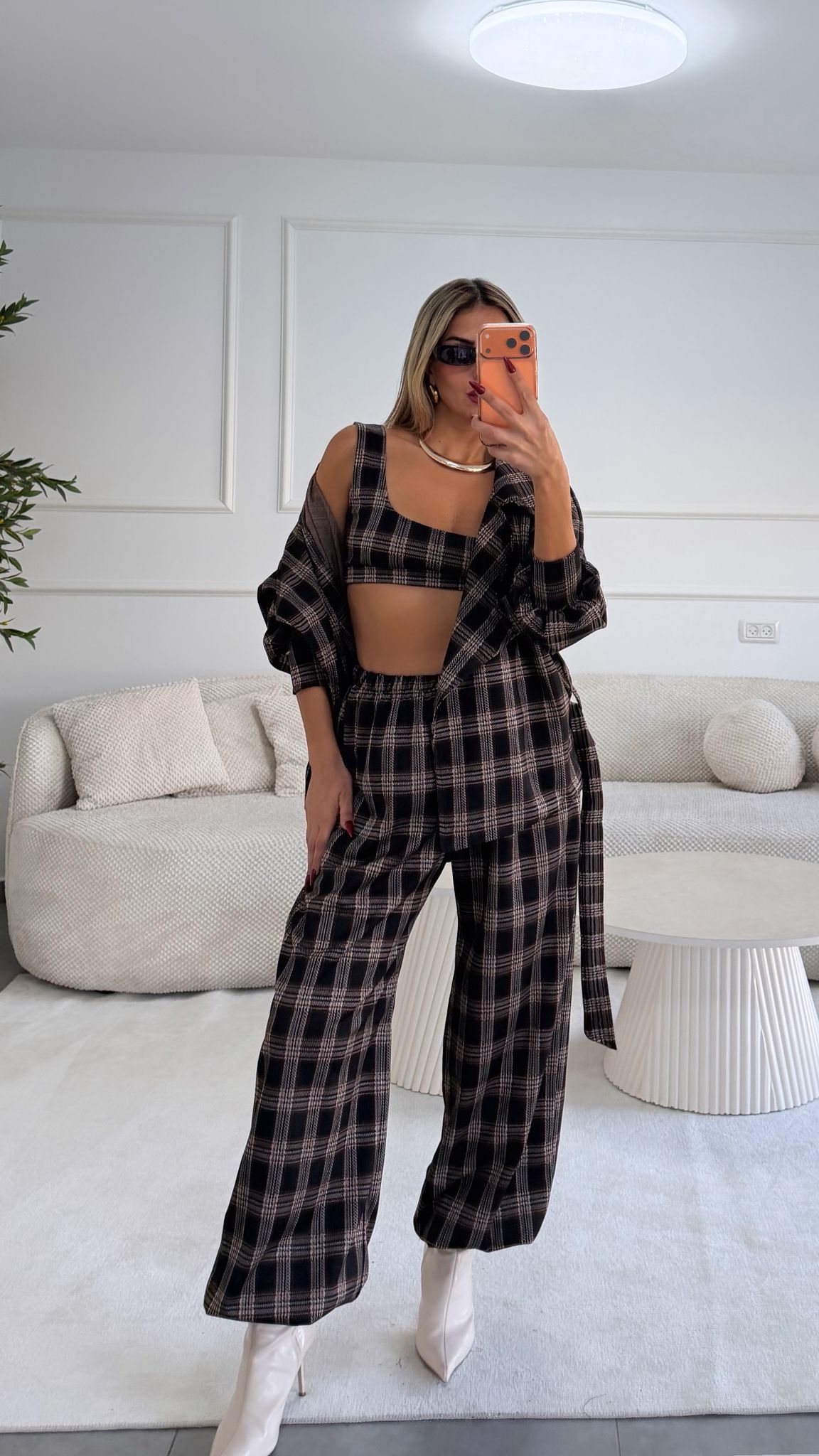 חליפת בראון