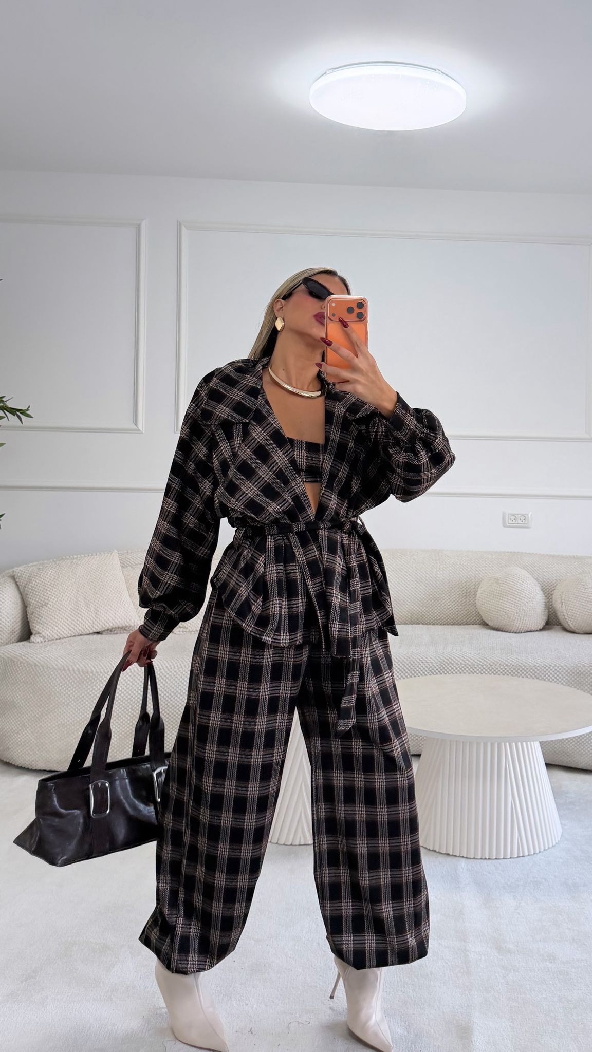 חליפת בראון