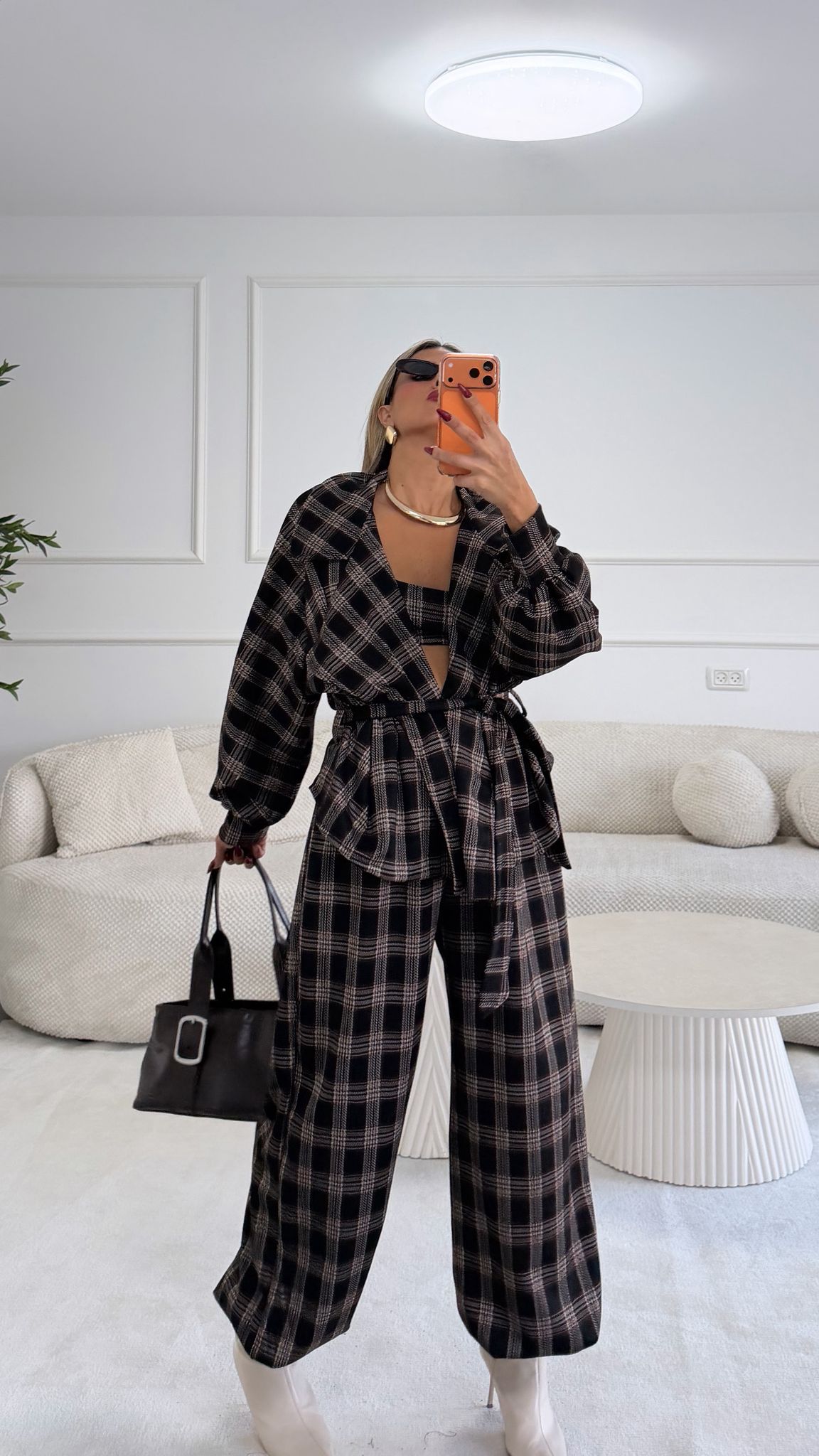 חליפת בראון